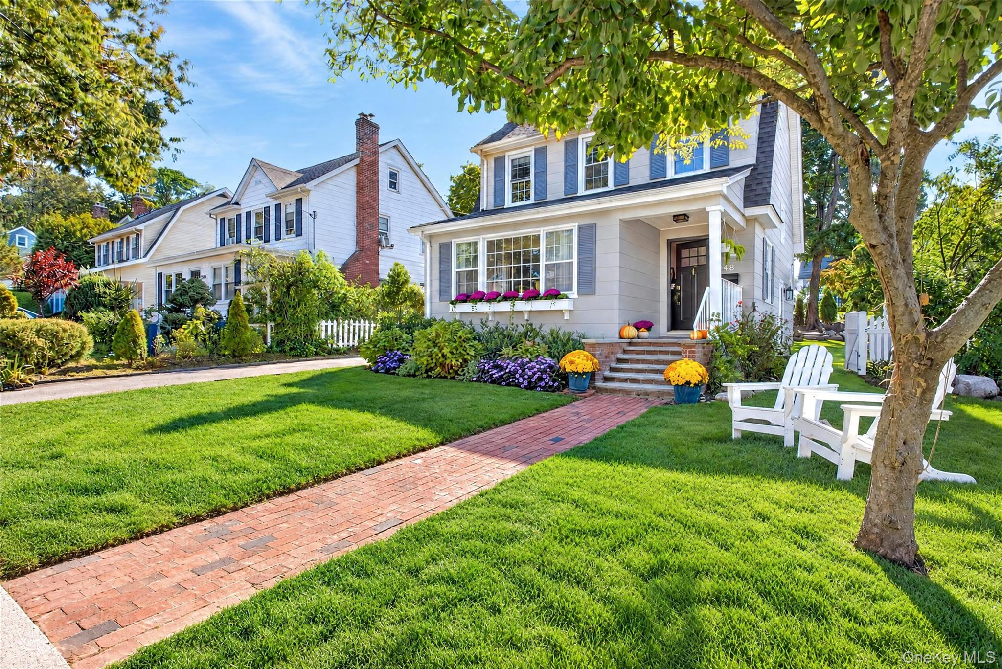 48 Beechwood Avenue, Manhasset