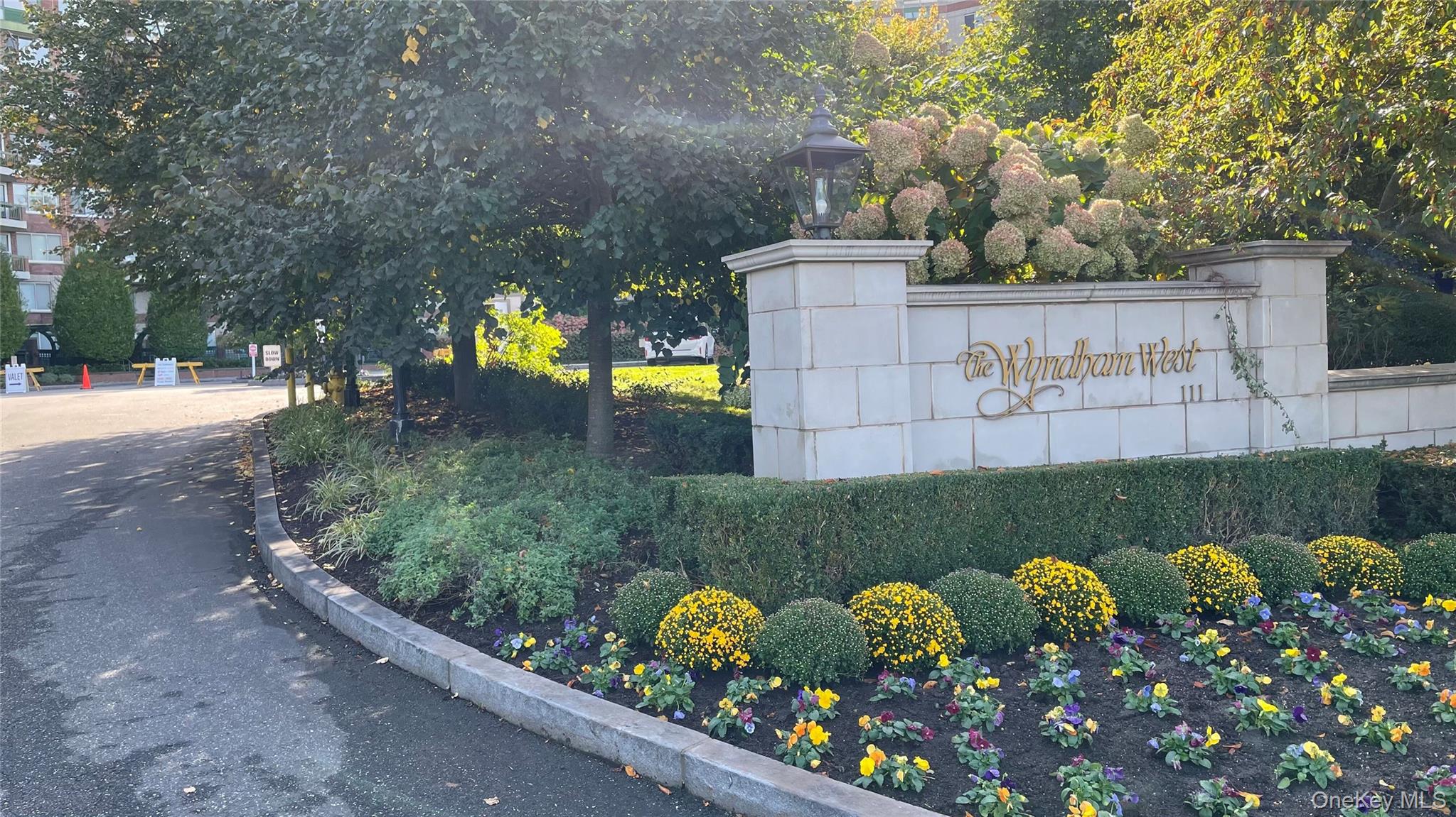 111 Cherry Valley Avenue #702 W, Garden City