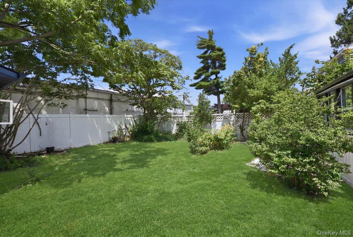 48 Flower Street — photo 7