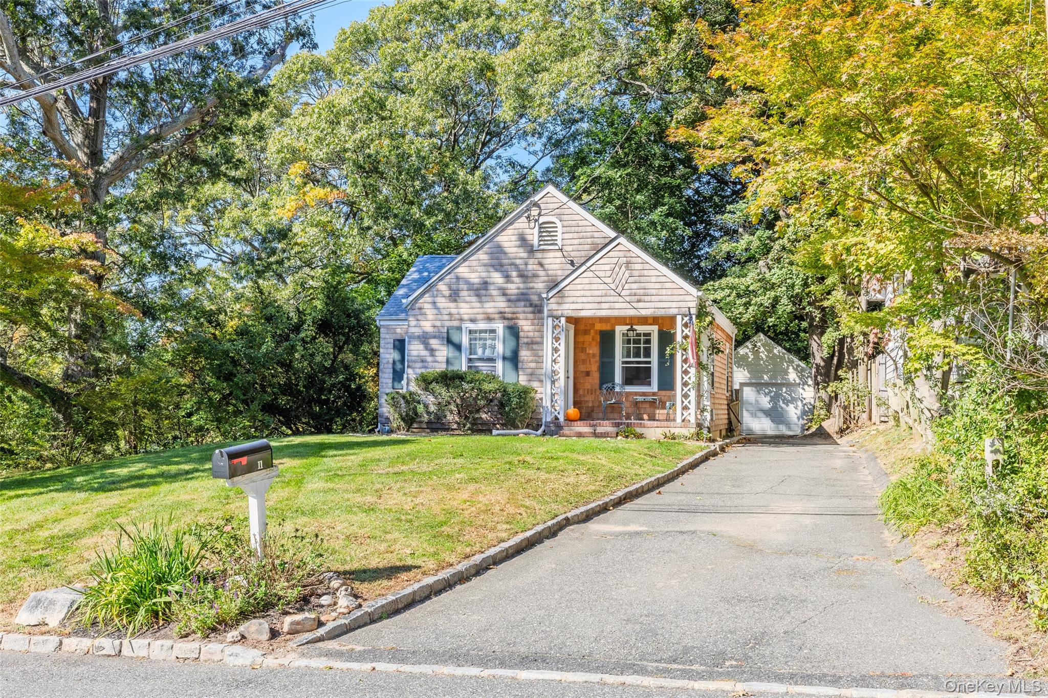 11 Sharon Avenue — photo 4