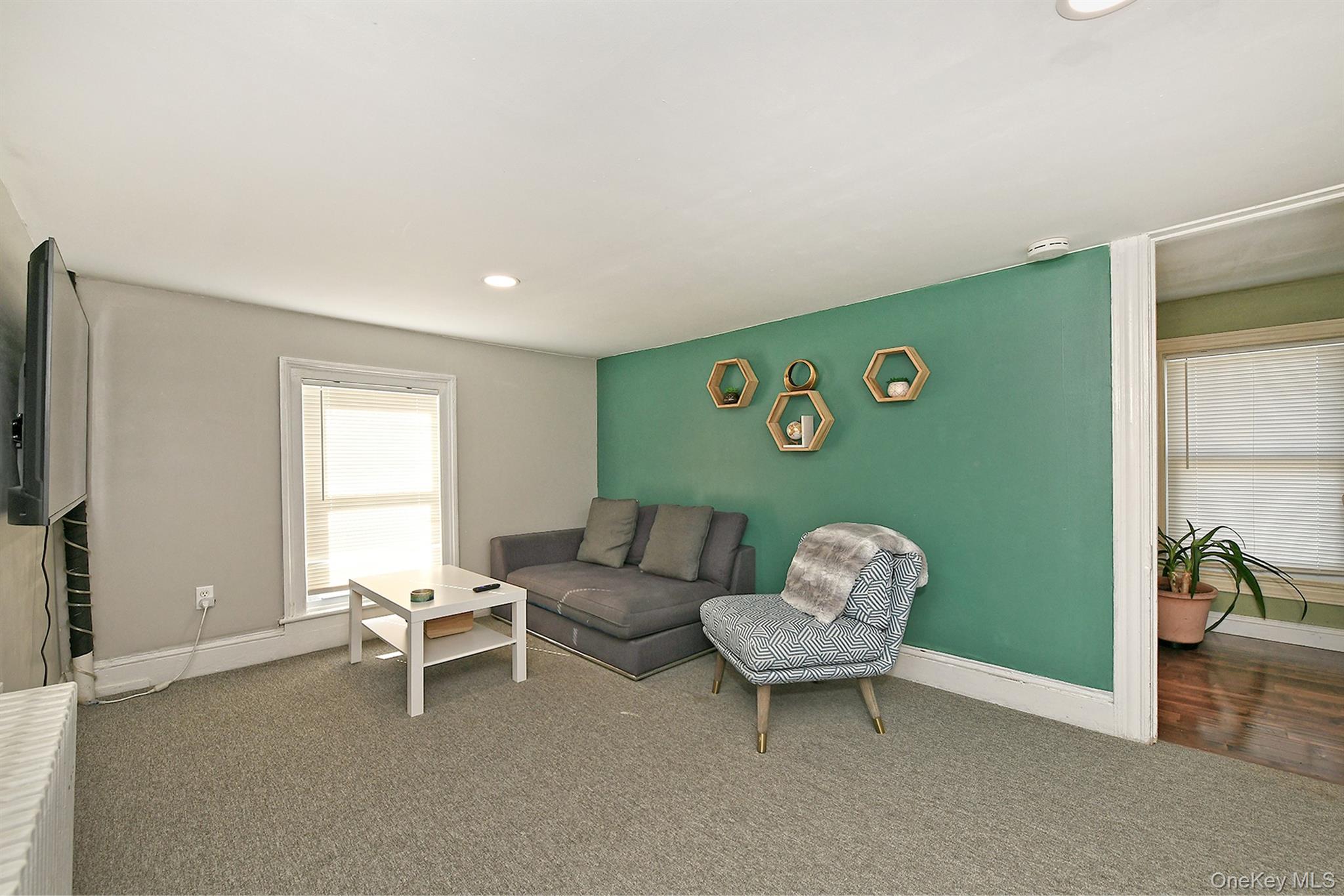 2086 Washington Avenue — photo 16