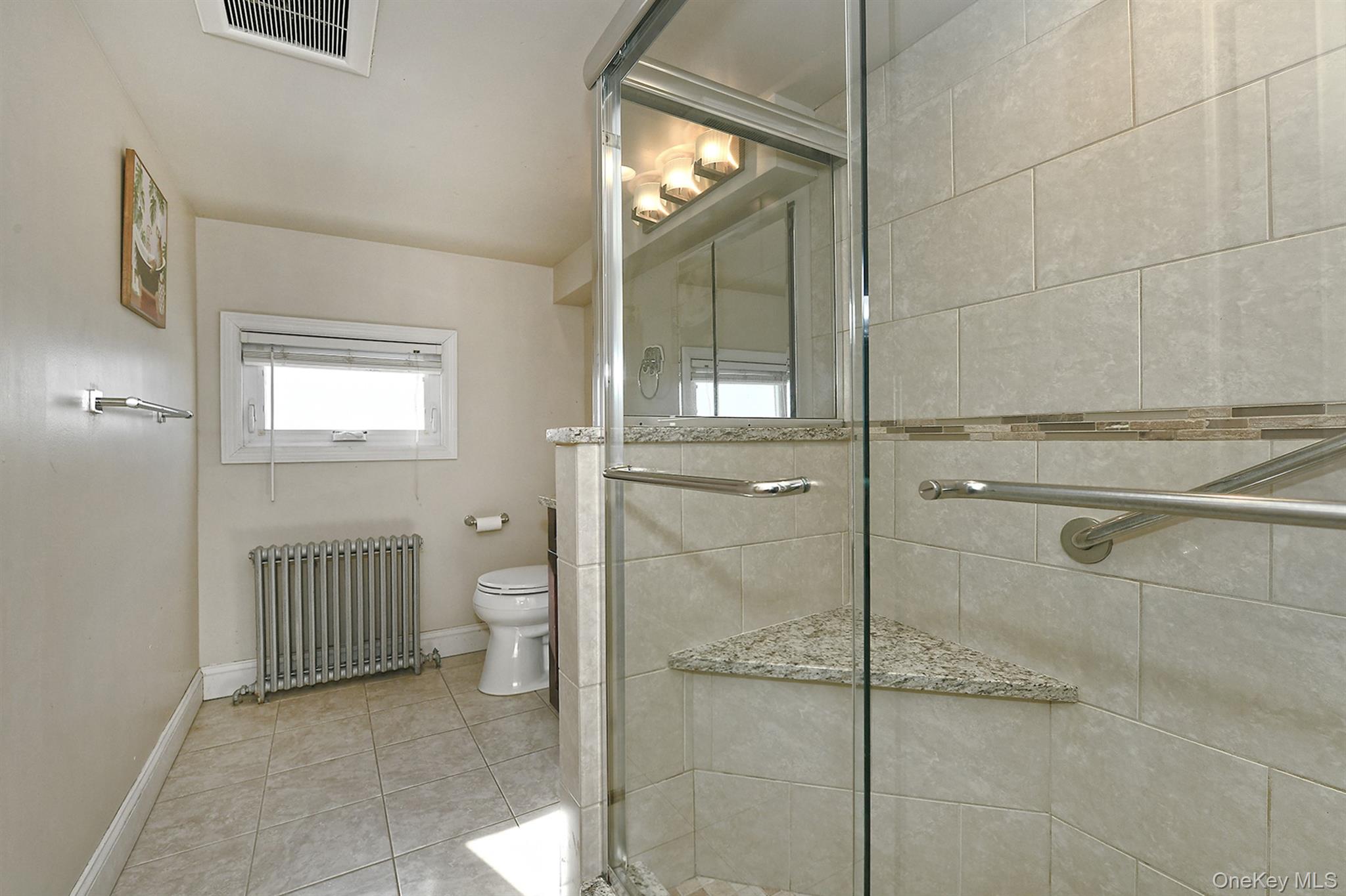 2086 Washington Avenue — photo 18