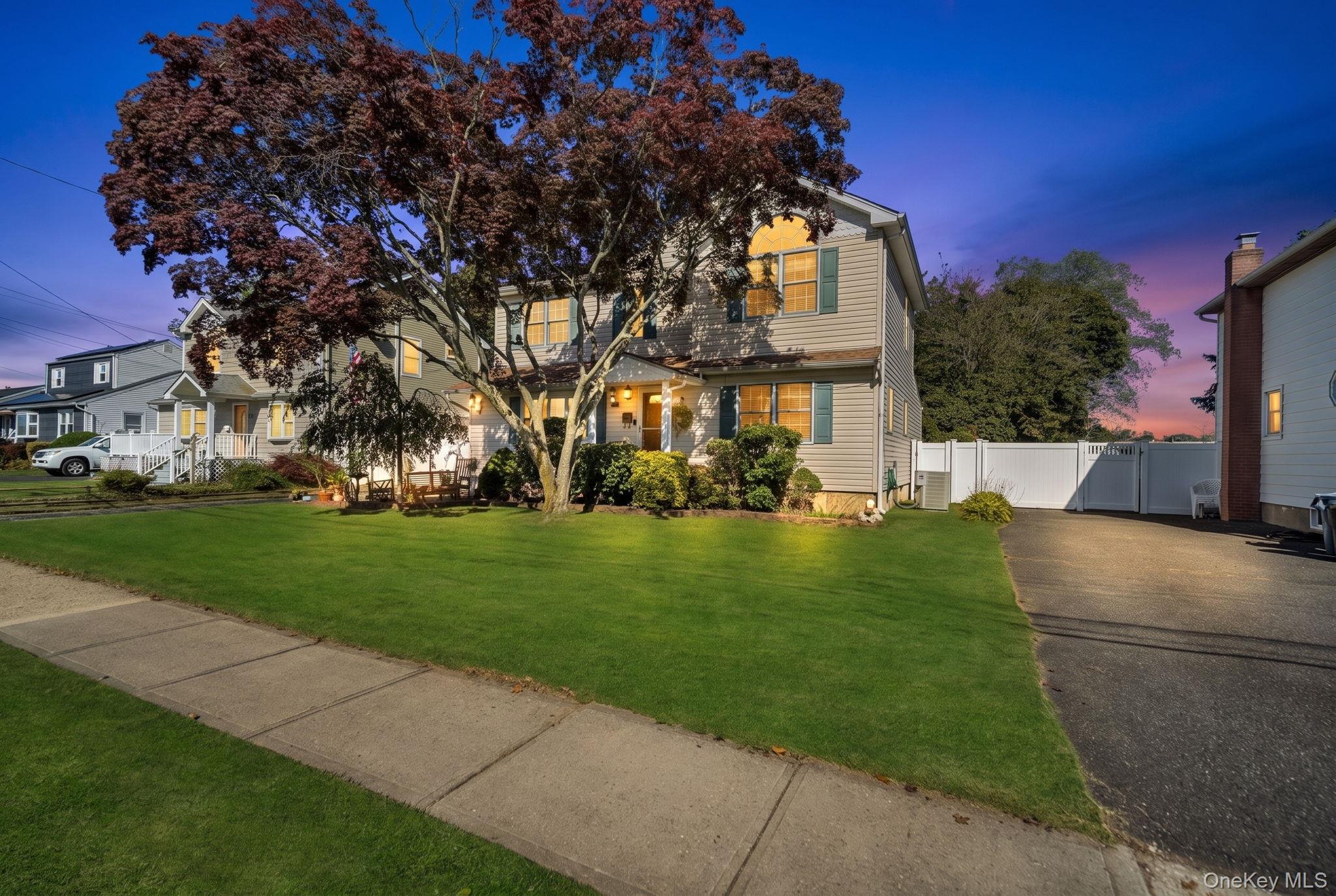 33 Mohawk Drive, North Babylon