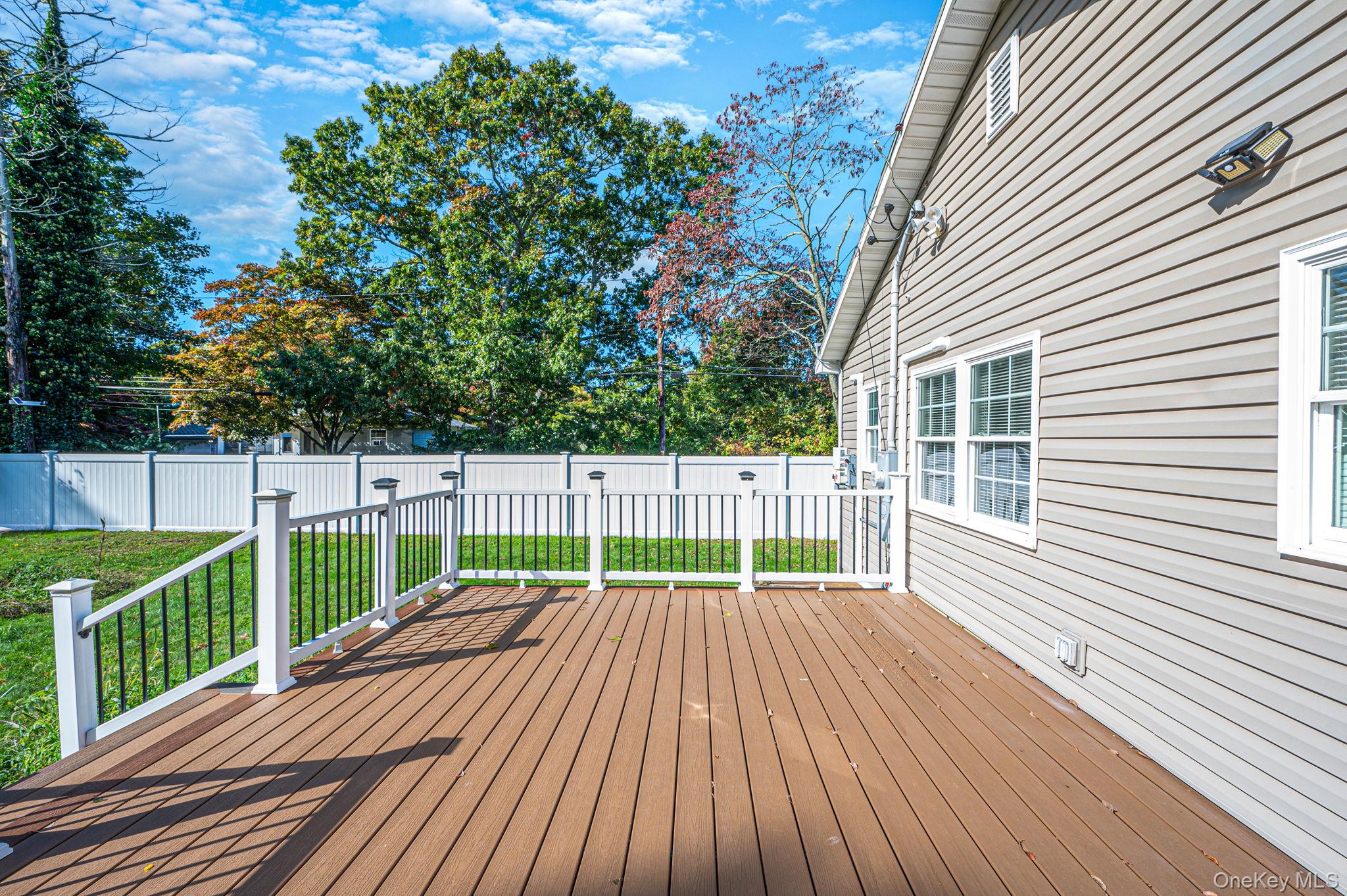 207 Laurelton Drive — photo 28