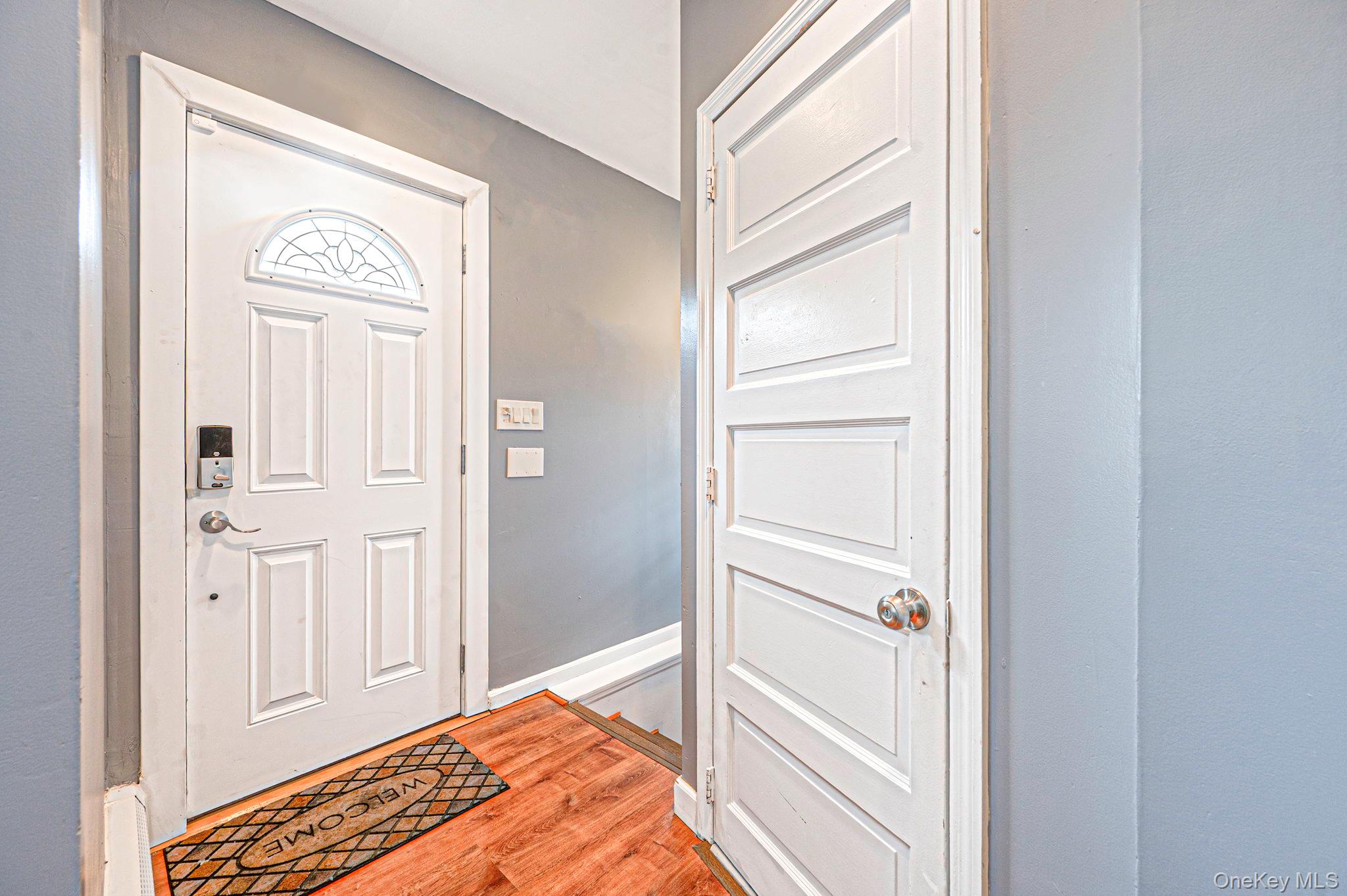 207 Laurelton Drive — photo 3