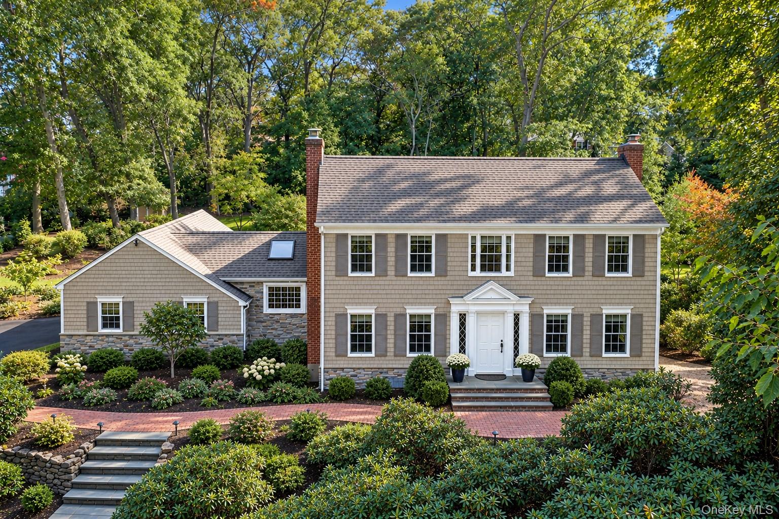 6 Mill River Road, Setauket