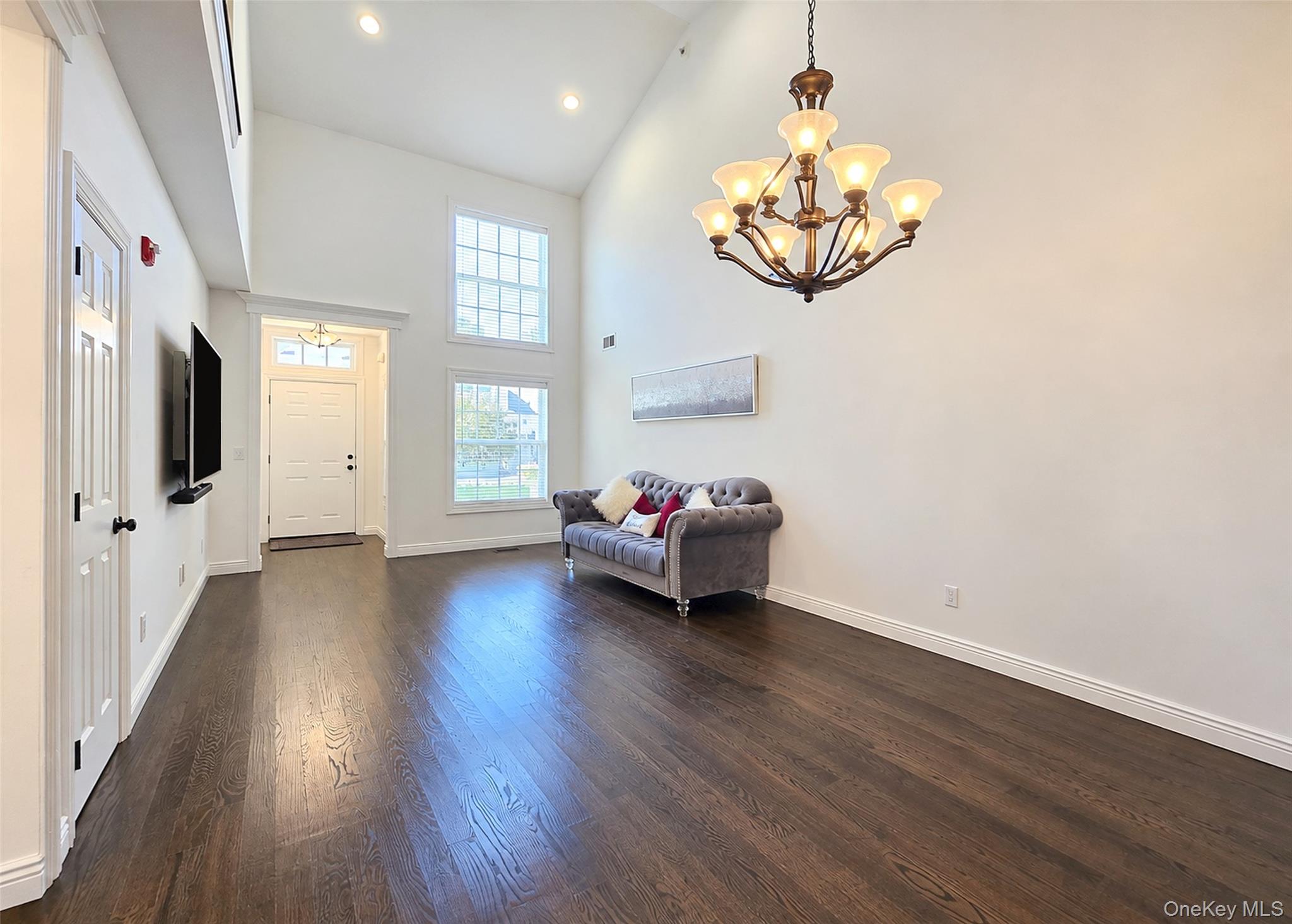 210 Kettles Lane — photo 3