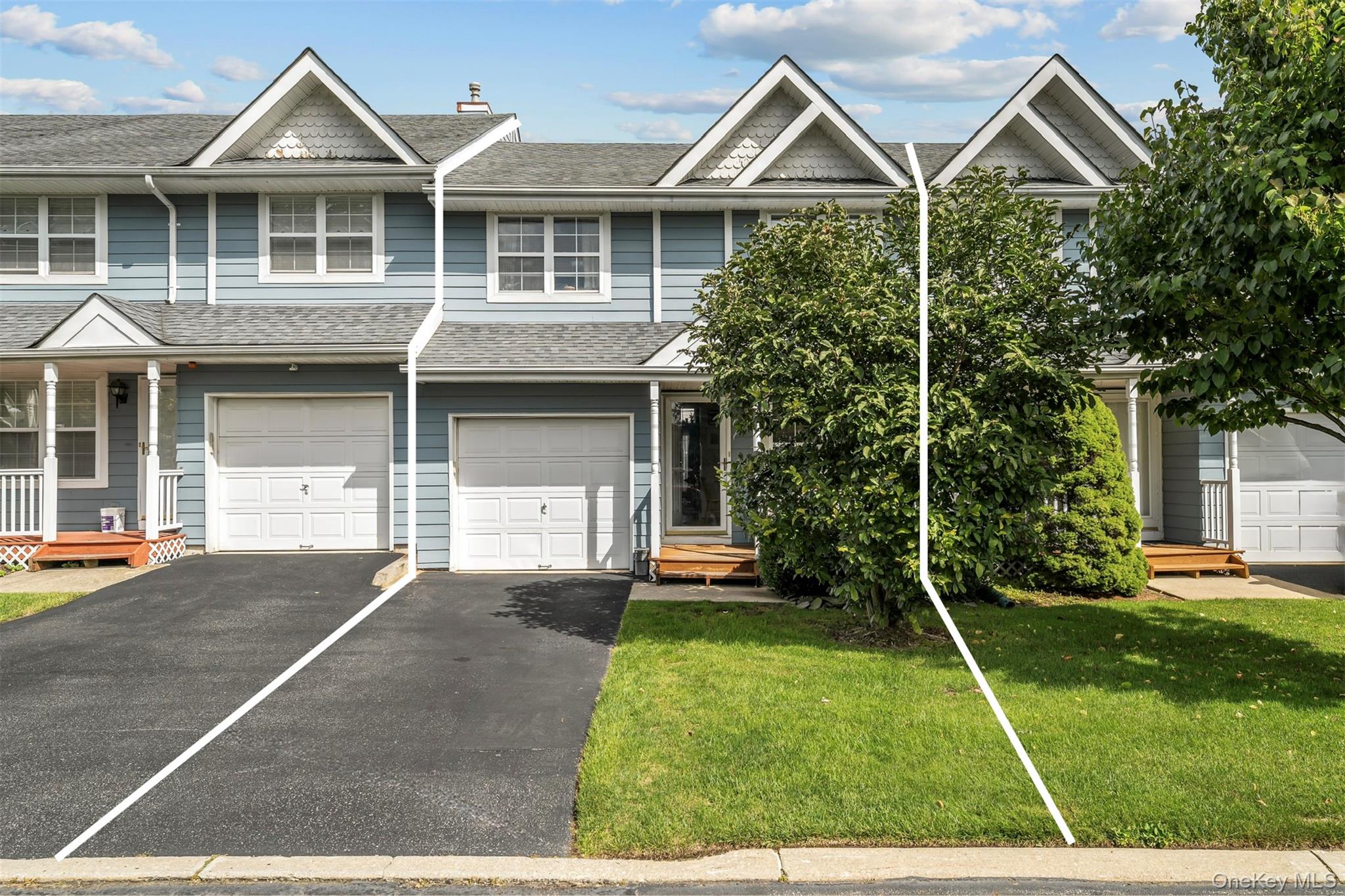 5 Spruce Lane, Central Islip