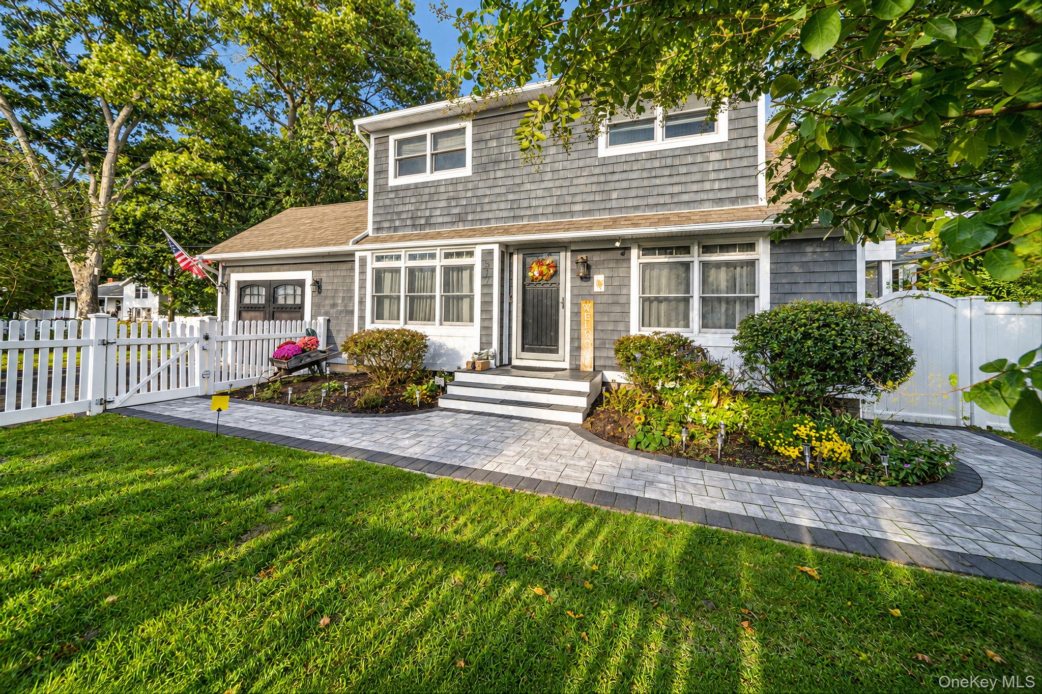 517 Waverly Avenue, Patchogue