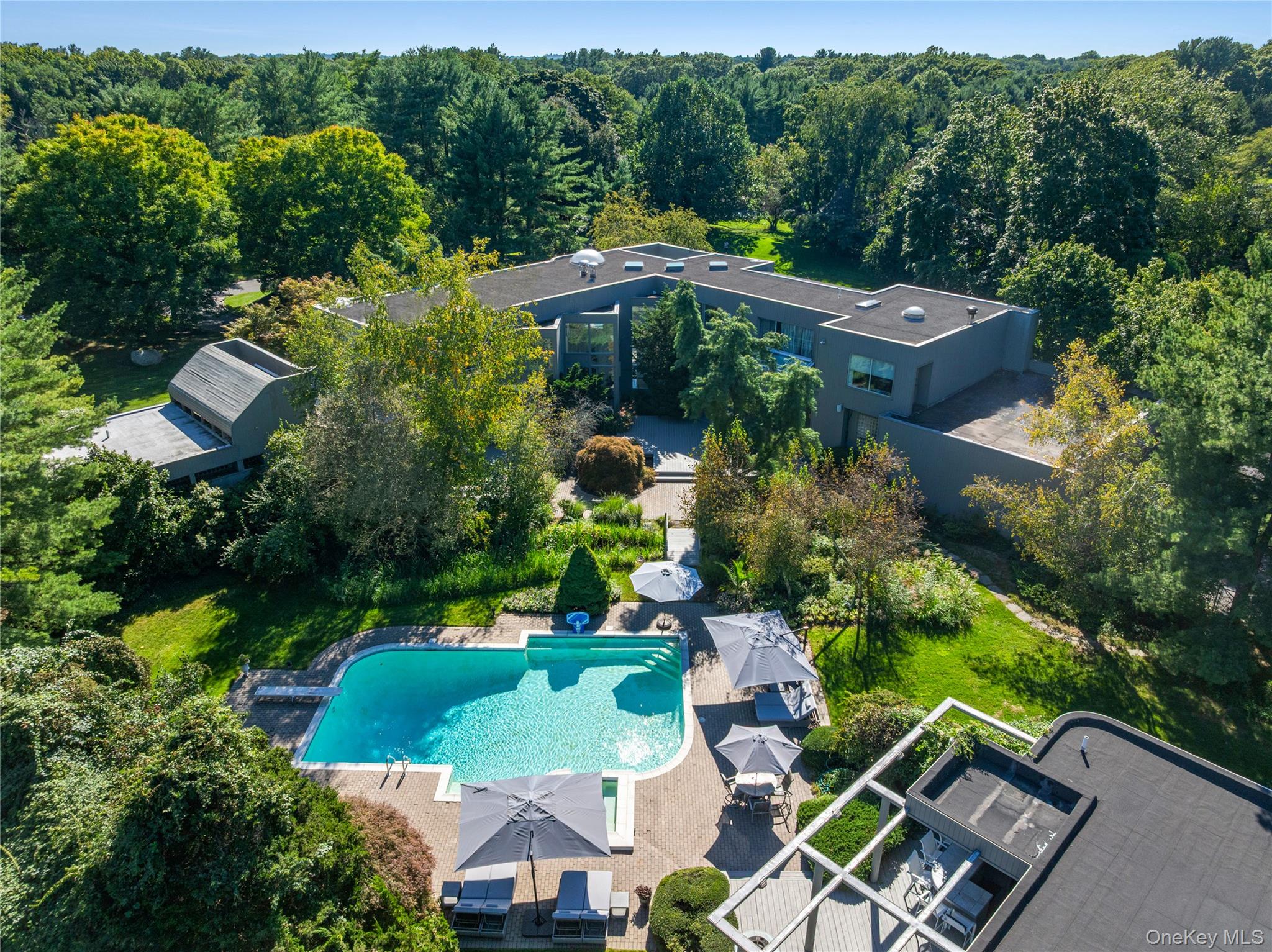 18 Chestnut Hill Drive