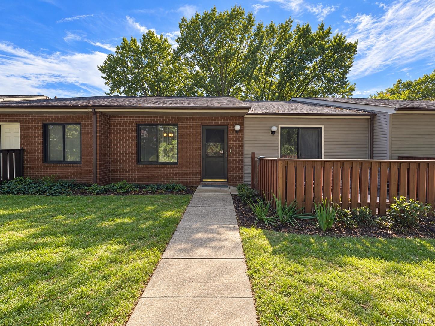 780 Hilltop Court, Coram