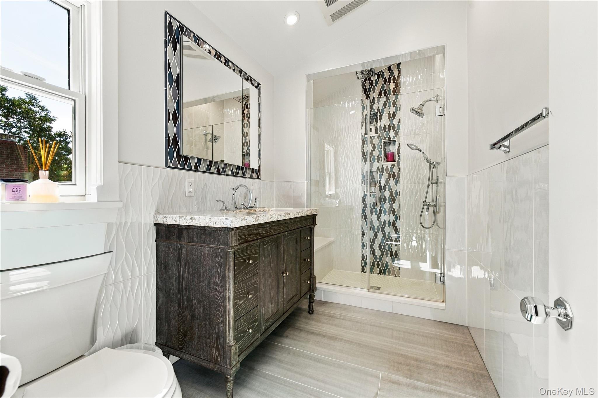 1335 Club Drive — photo 37