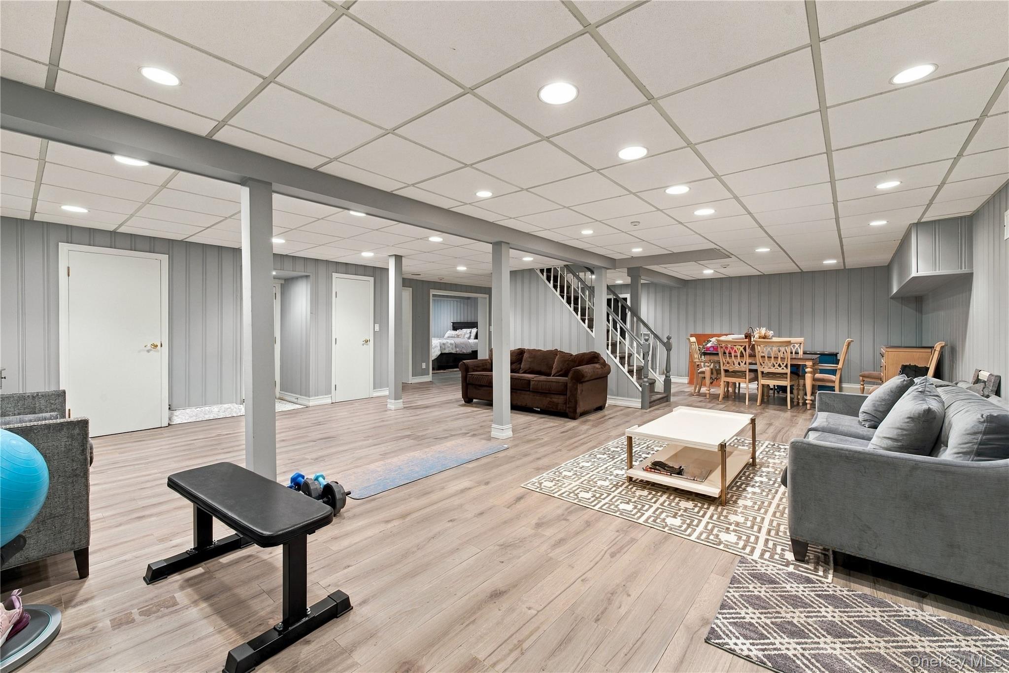 1335 Club Drive — photo 44