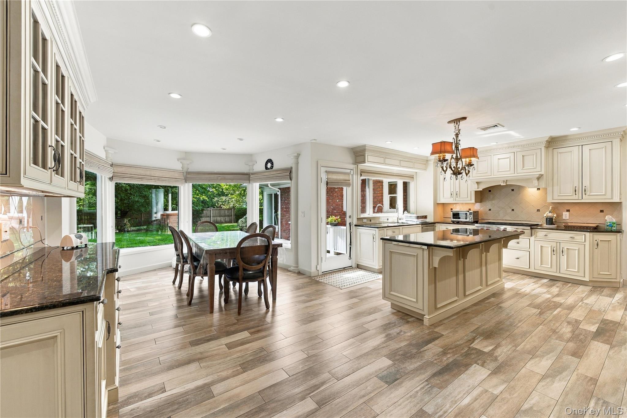 1335 Club Drive — photo 10