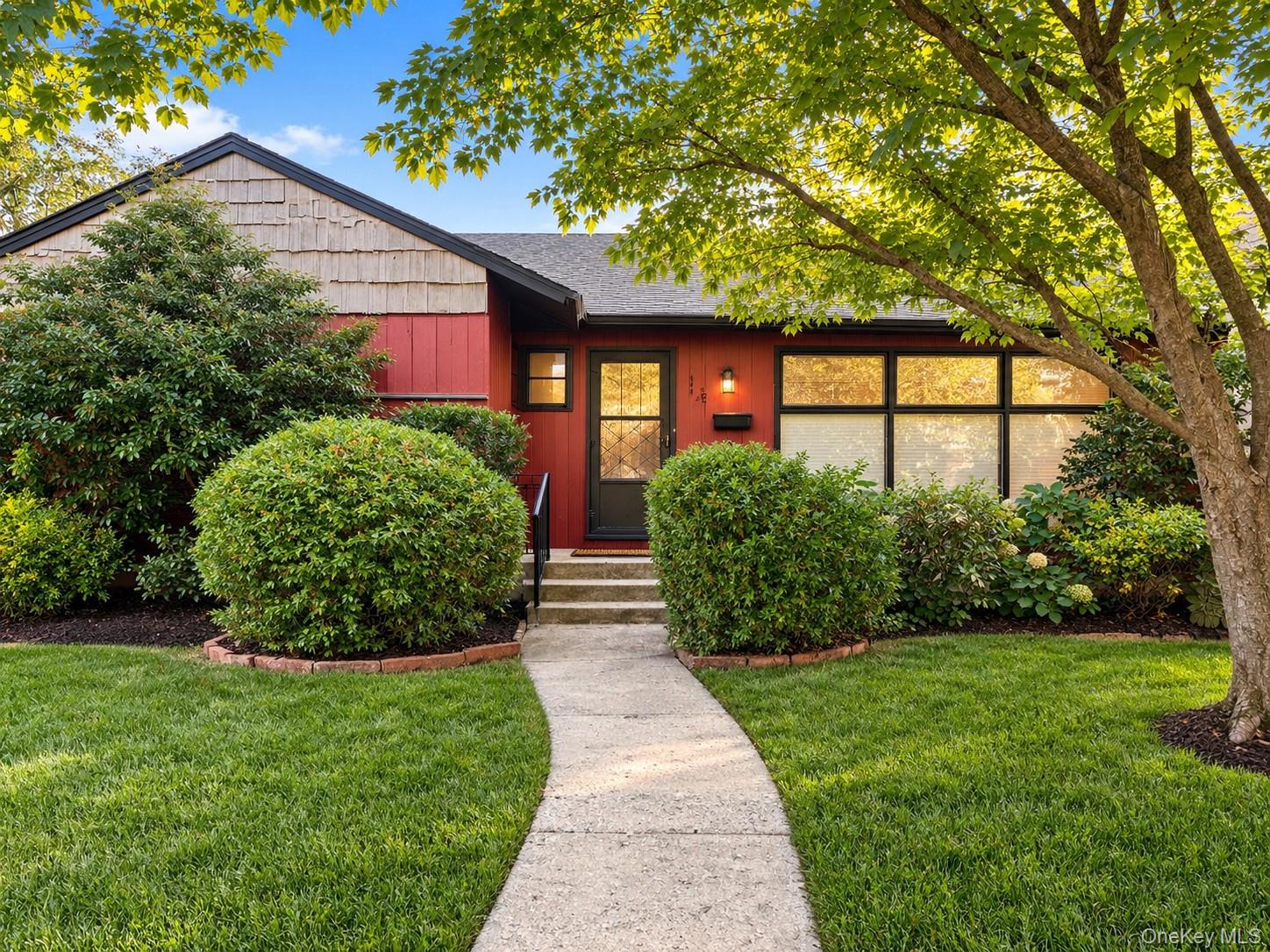 428 Leslie Lane, Uniondale