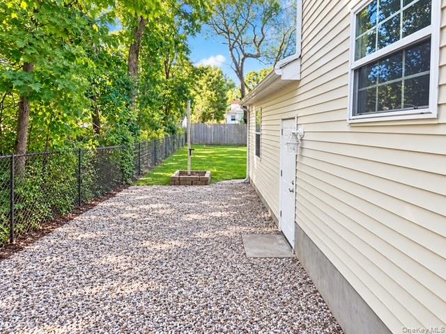 61 Westminster Drive — photo 4