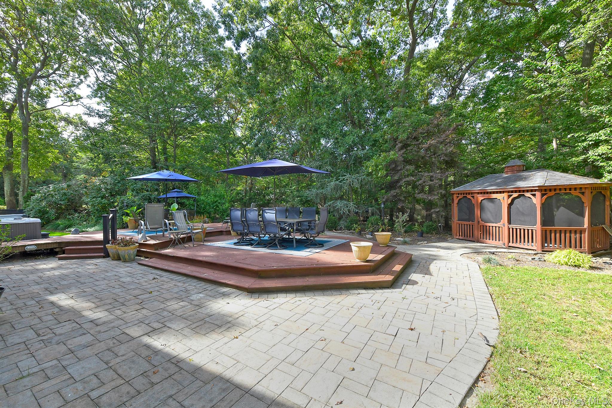 81 C Robinson Avenue — photo 30