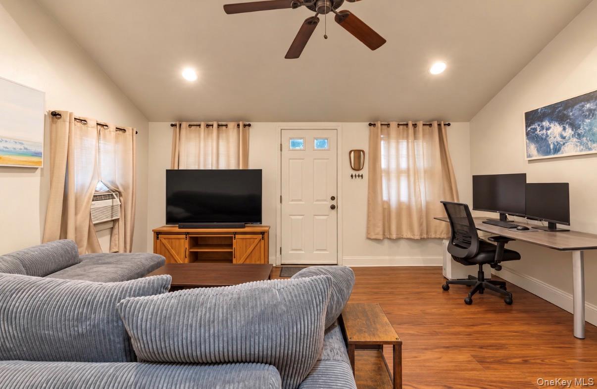 6 Edwin Court — photo 3