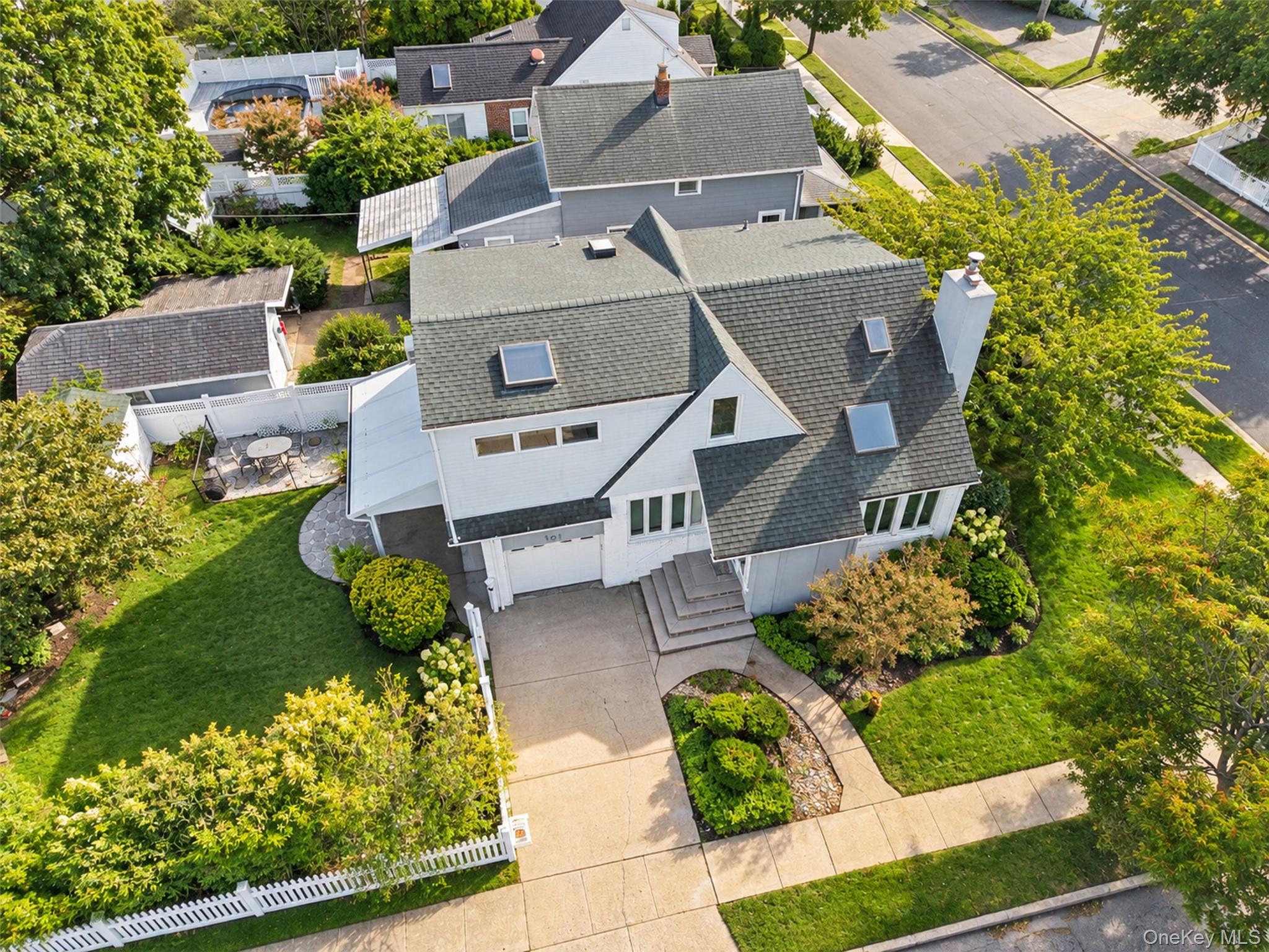 101 Tulip Place — photo 3