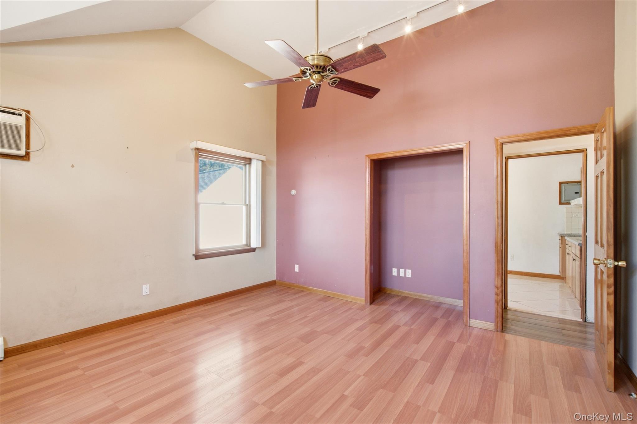 2093 Bergen Street — photo 13