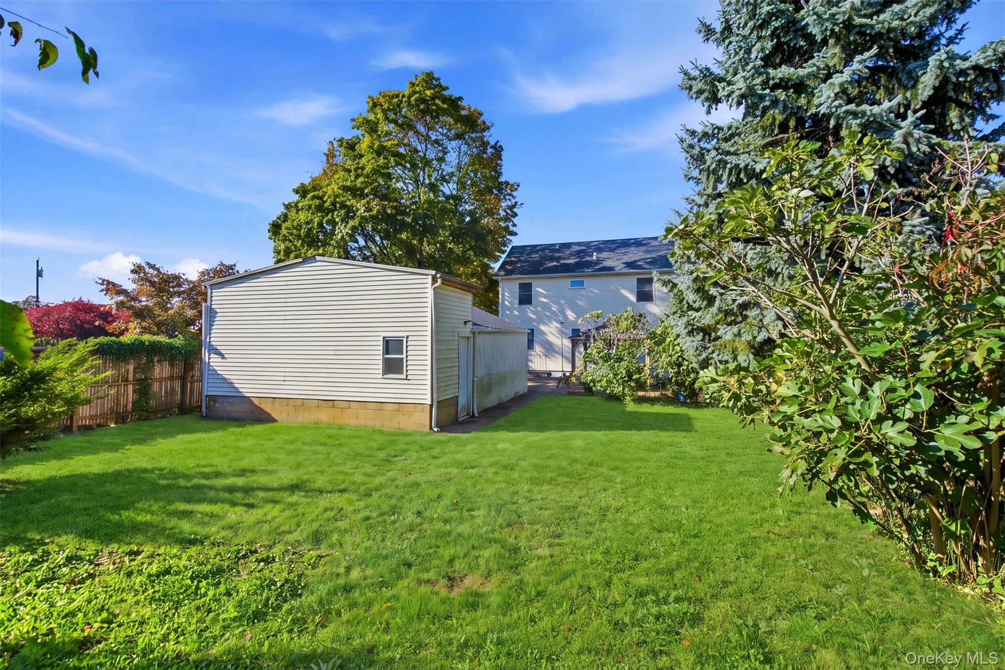 2093 Bergen Street — photo 32