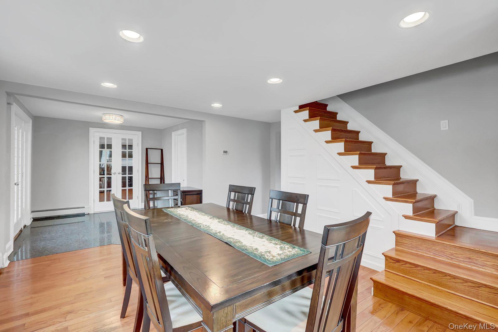 12 New Point Place — photo 18