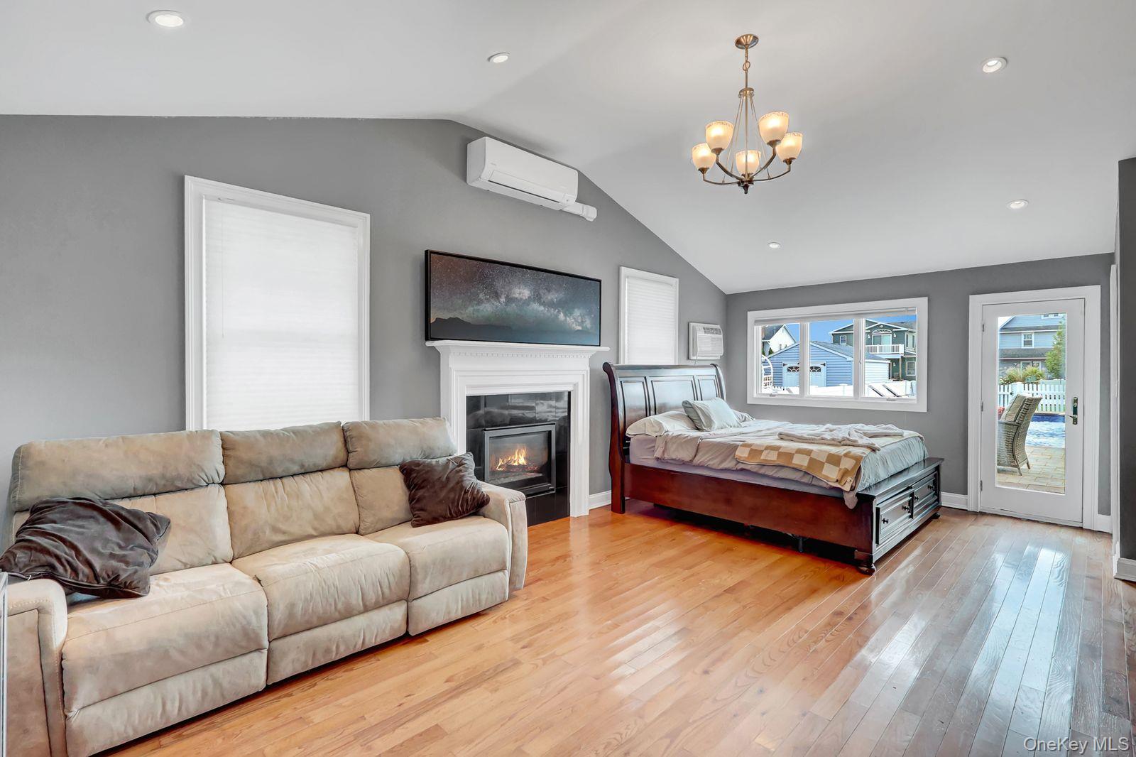 12 New Point Place — photo 19