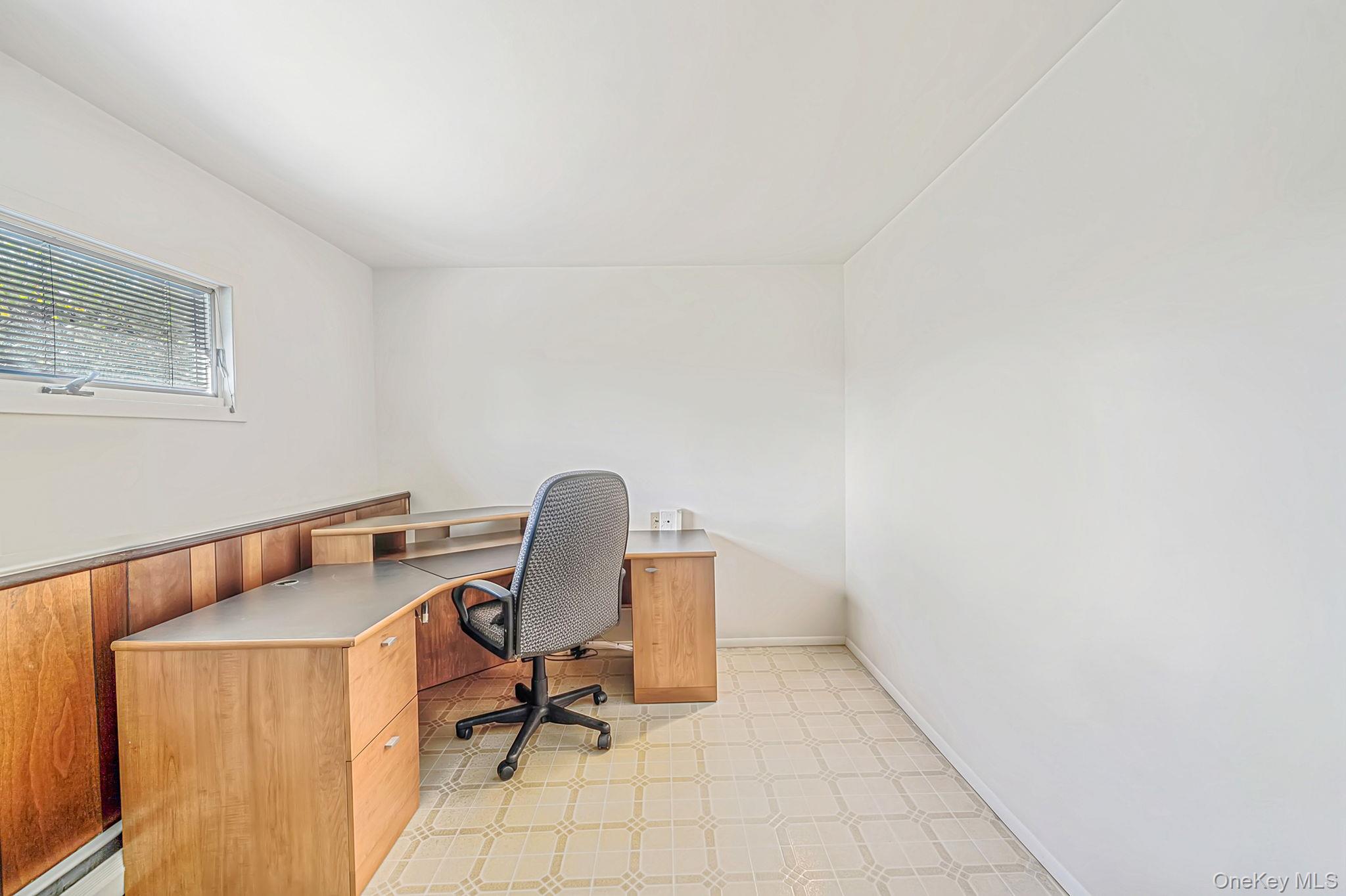 251 Manhasset Street — photo 20