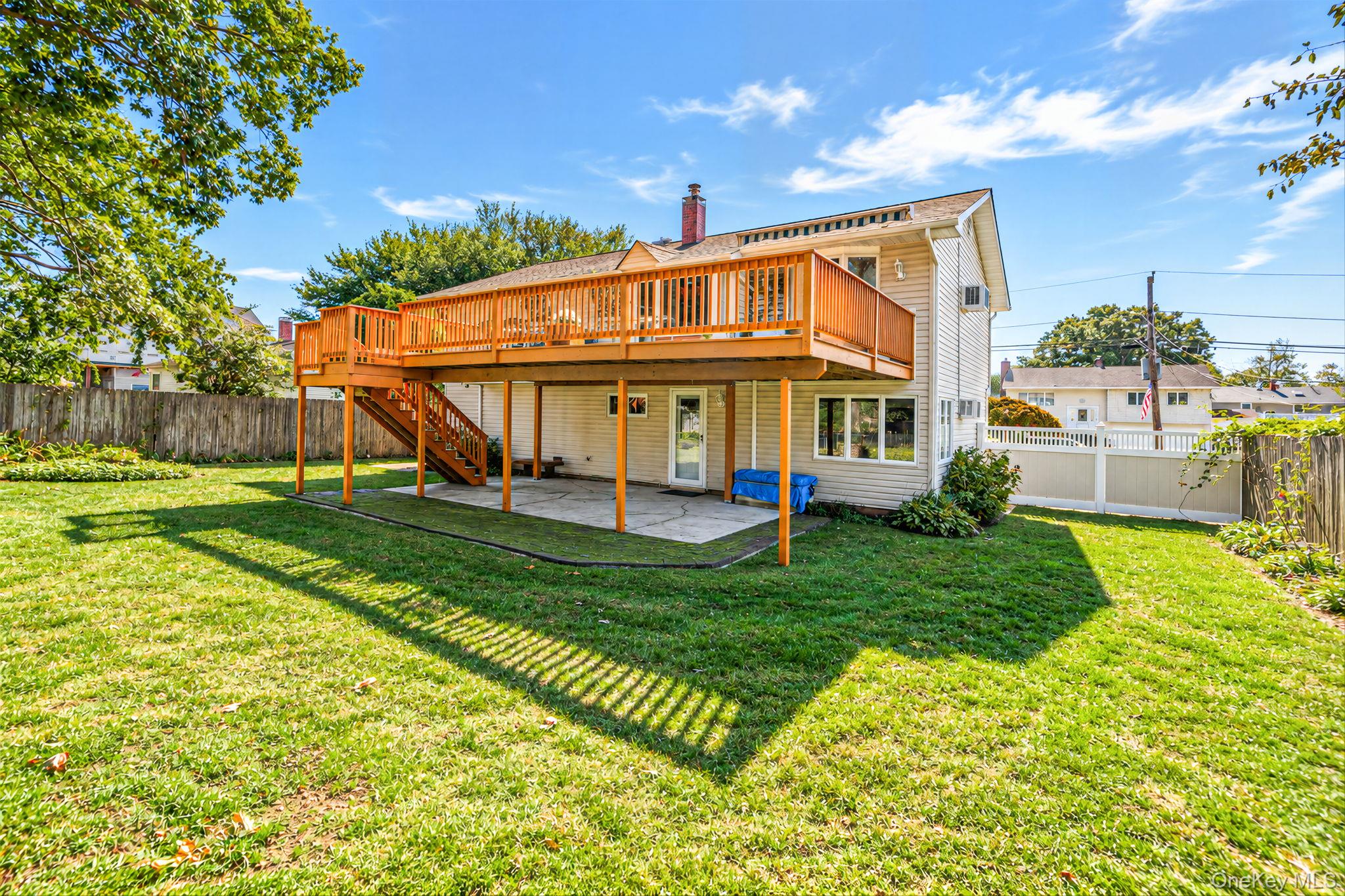 251 Manhasset Street — photo 30