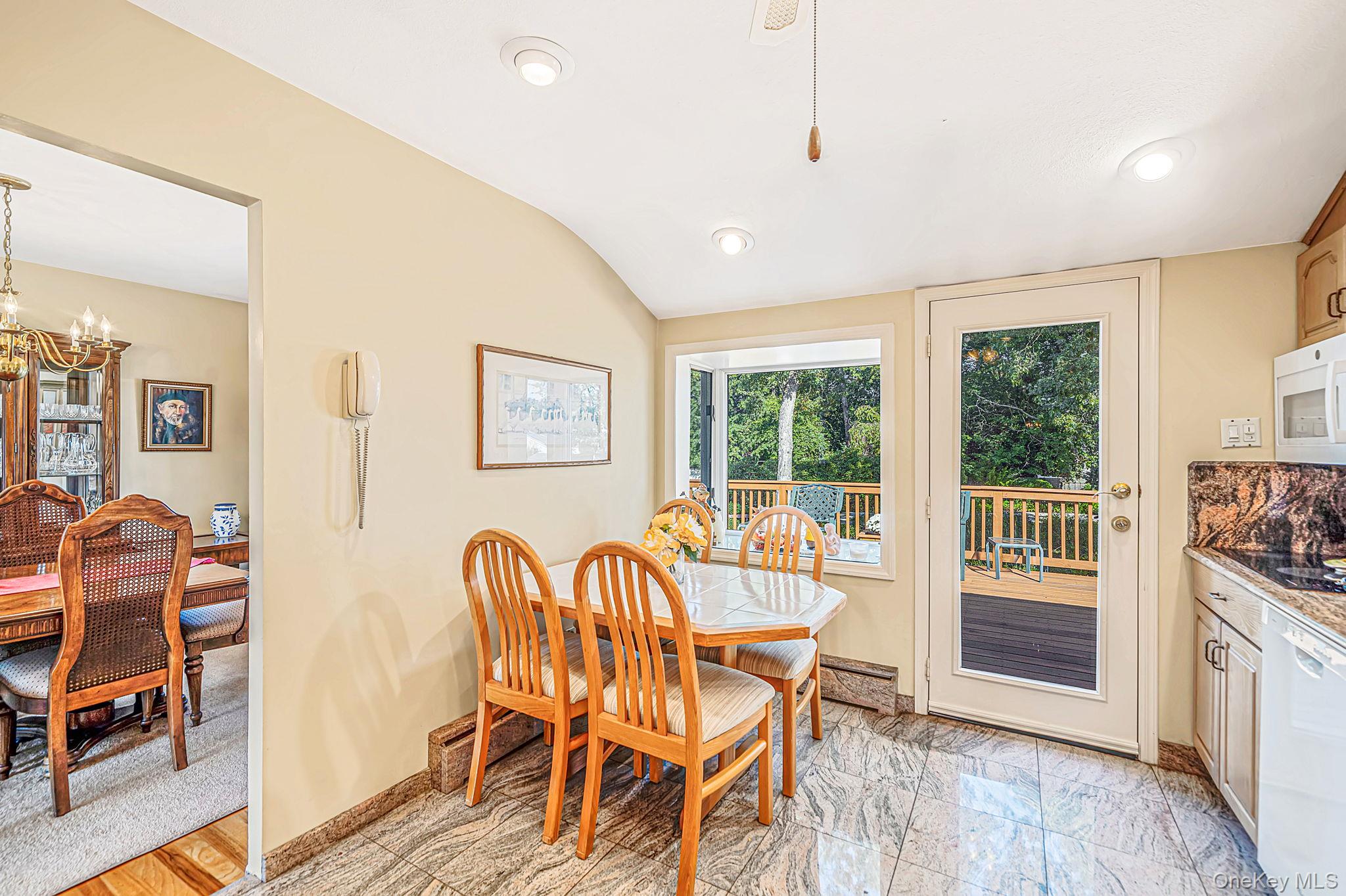 251 Manhasset Street — photo 10