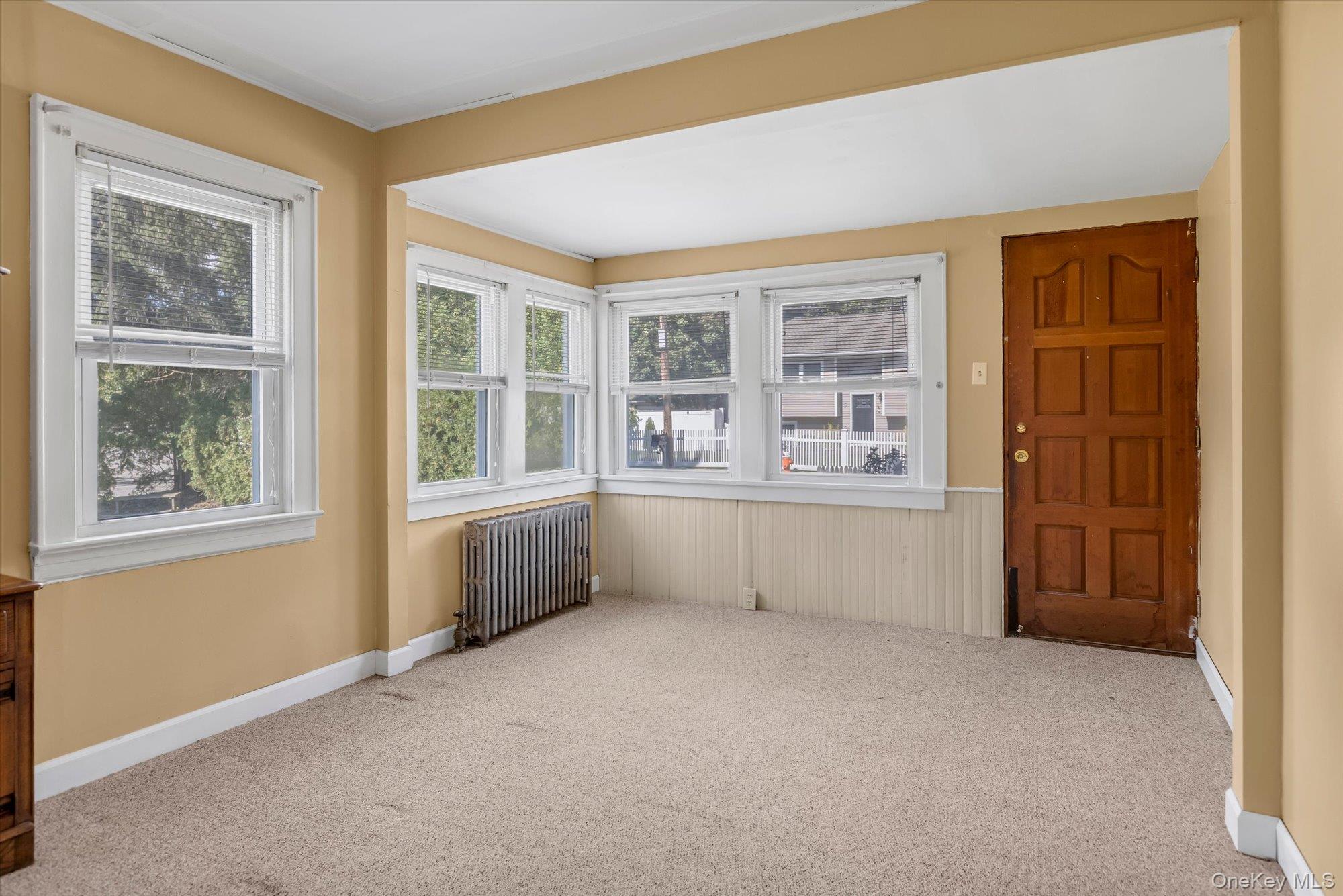 8 Rockne Street — photo 3