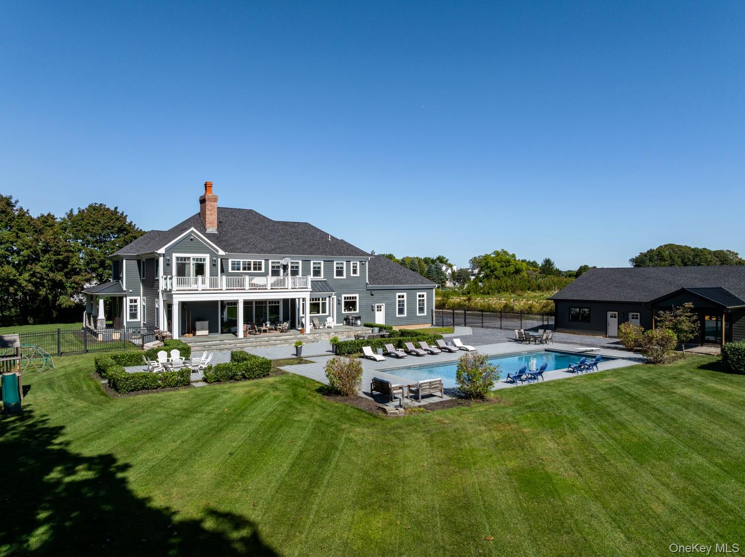 23 Castle Court — photo 2