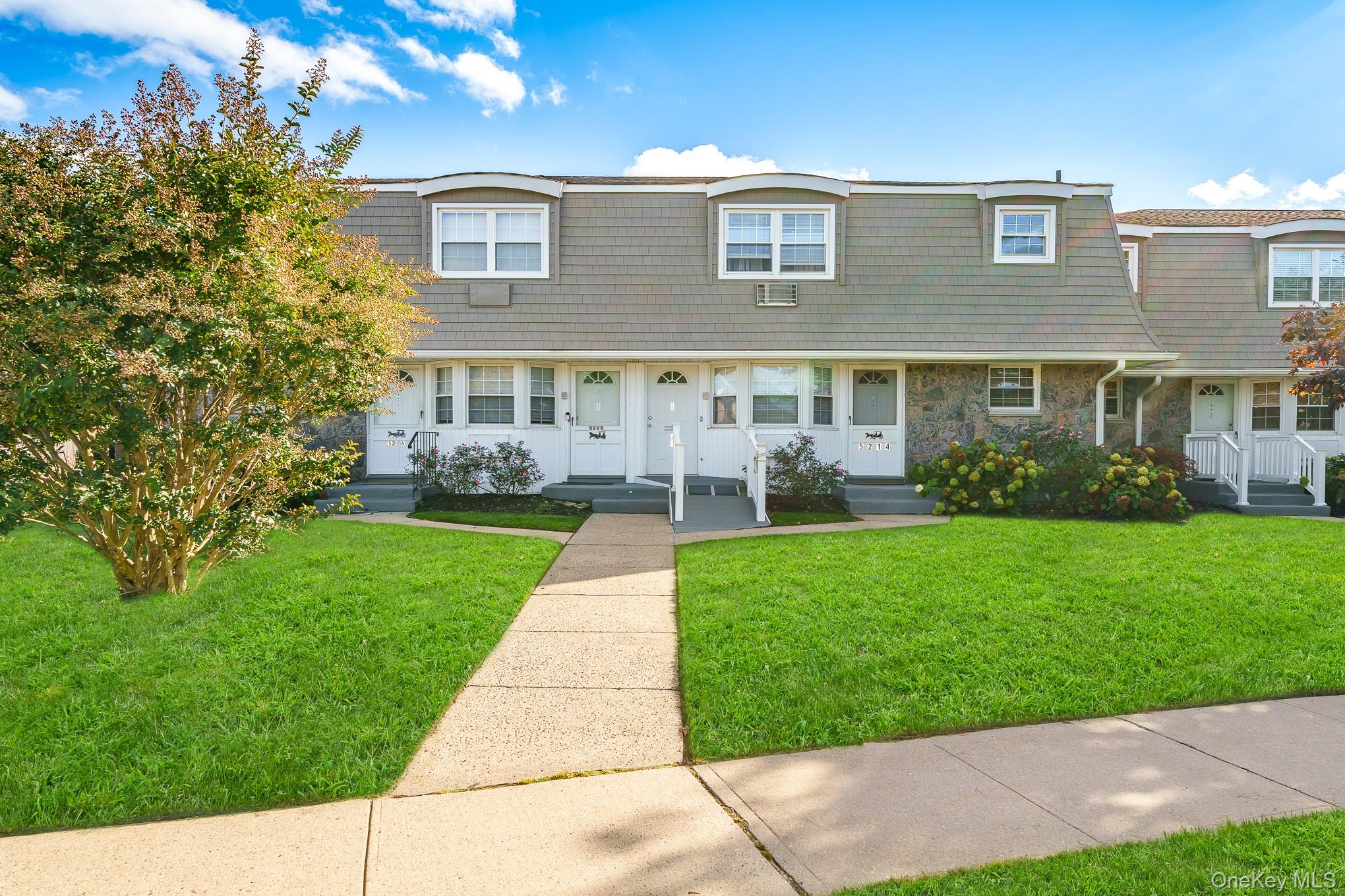 5215 Wilshire Lane #5215, Oakdale