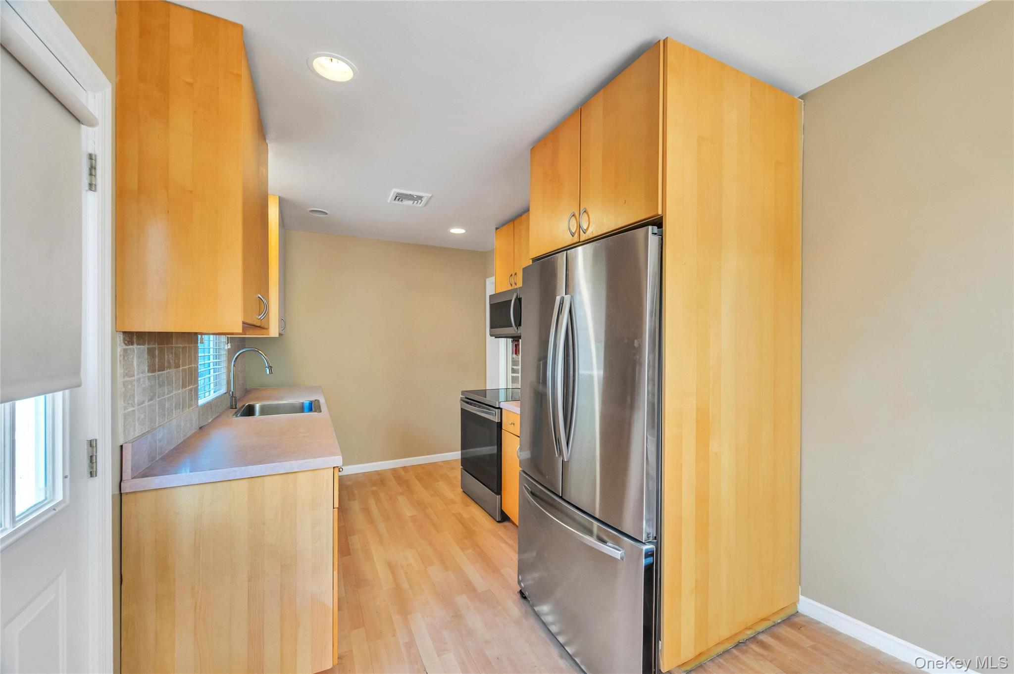 40 Columbia Street — photo 14