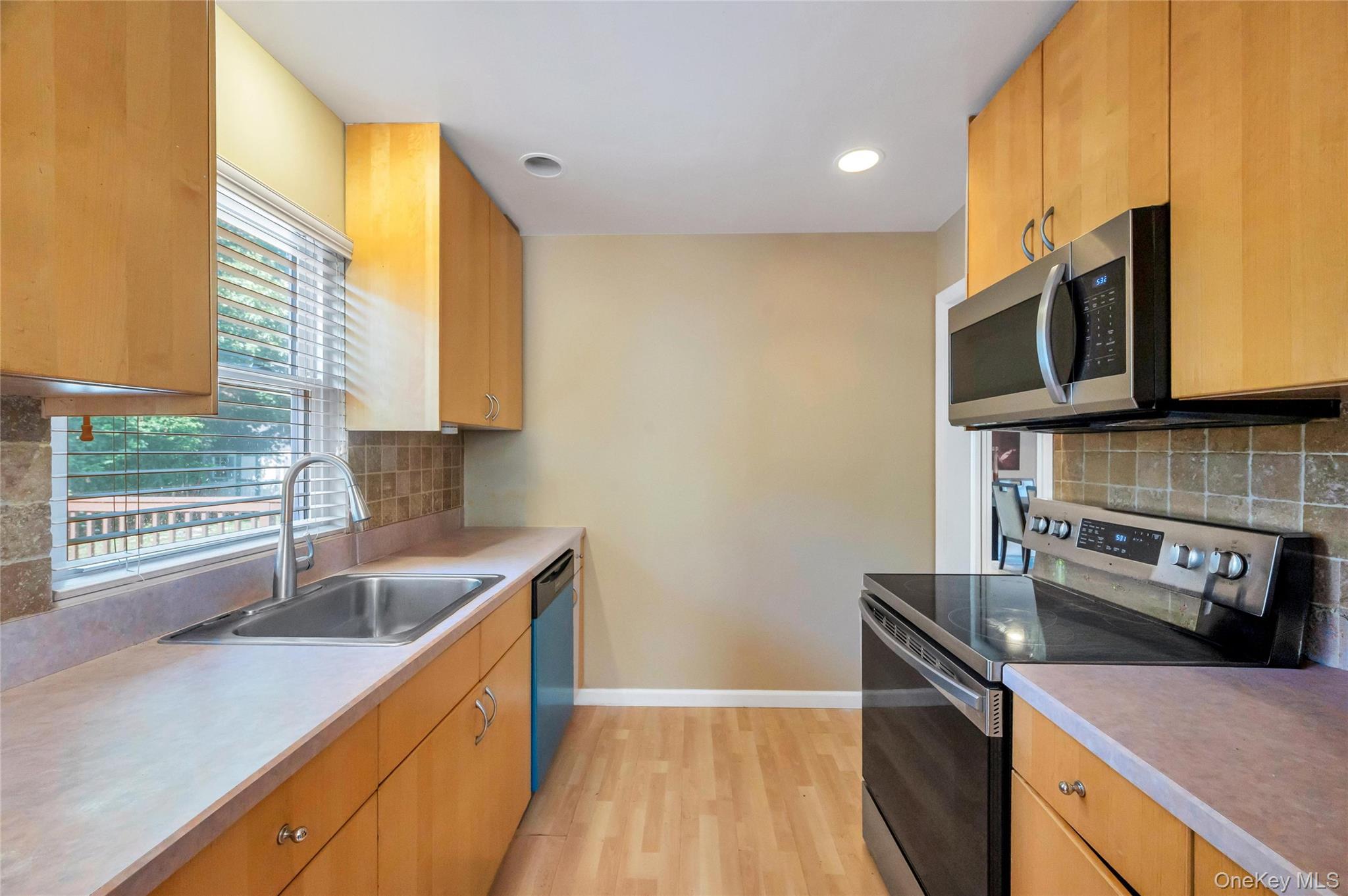 40 Columbia Street — photo 15