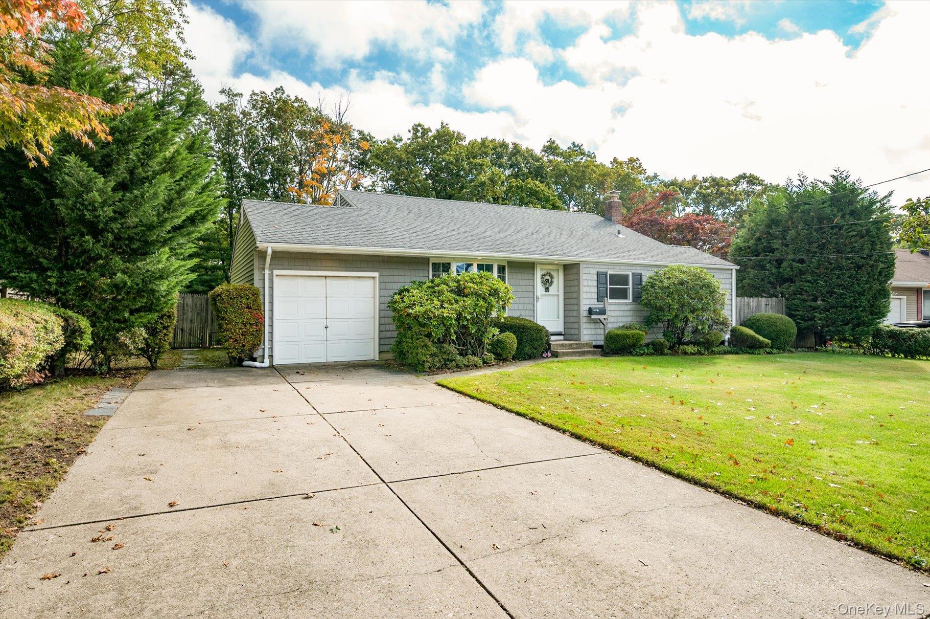 991 Gardiner Drive — photo 3