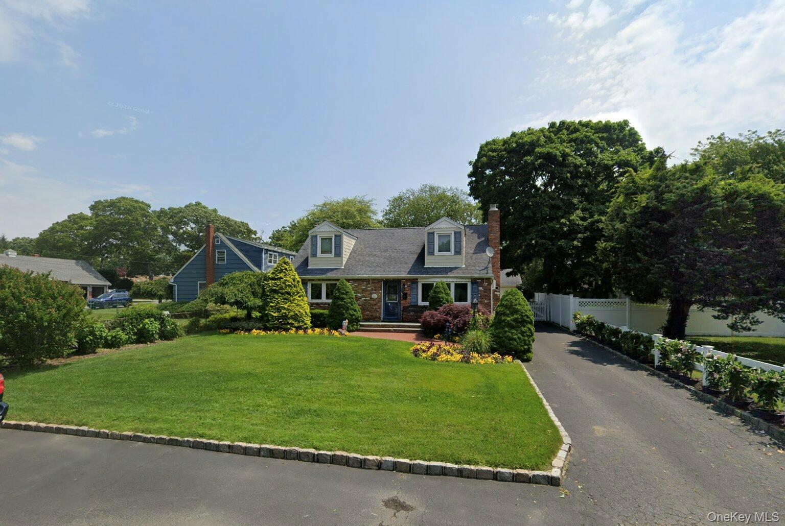 289 Sayville Boulevard, Sayville