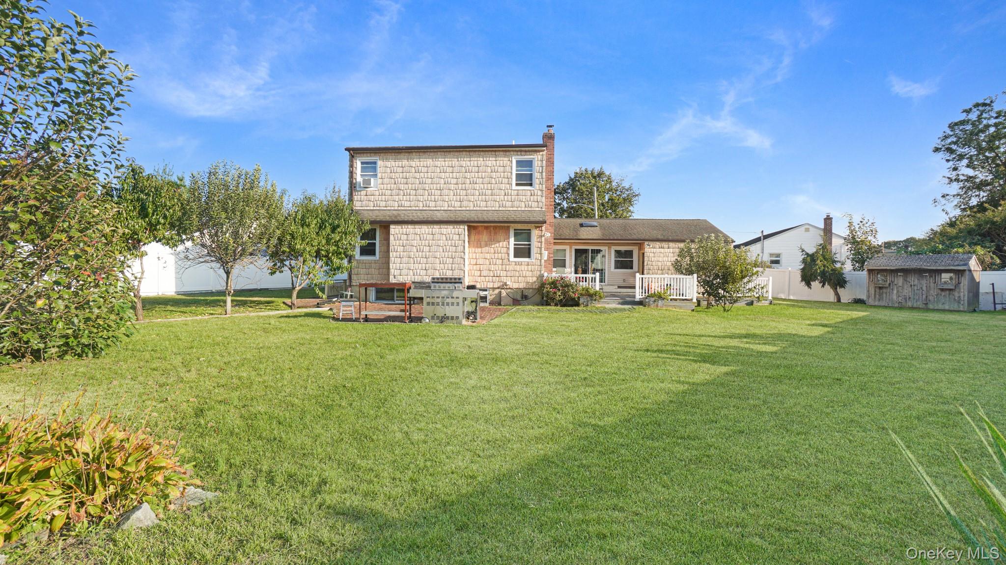 10 Victor Court — photo 3