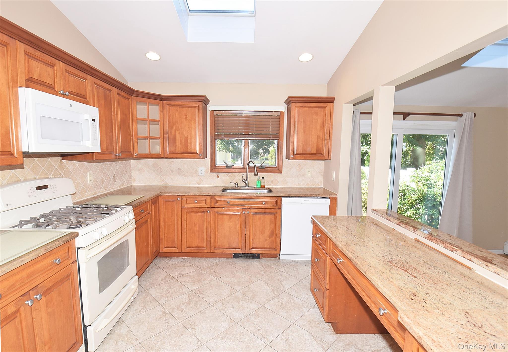 95 Krug Place — photo 11
