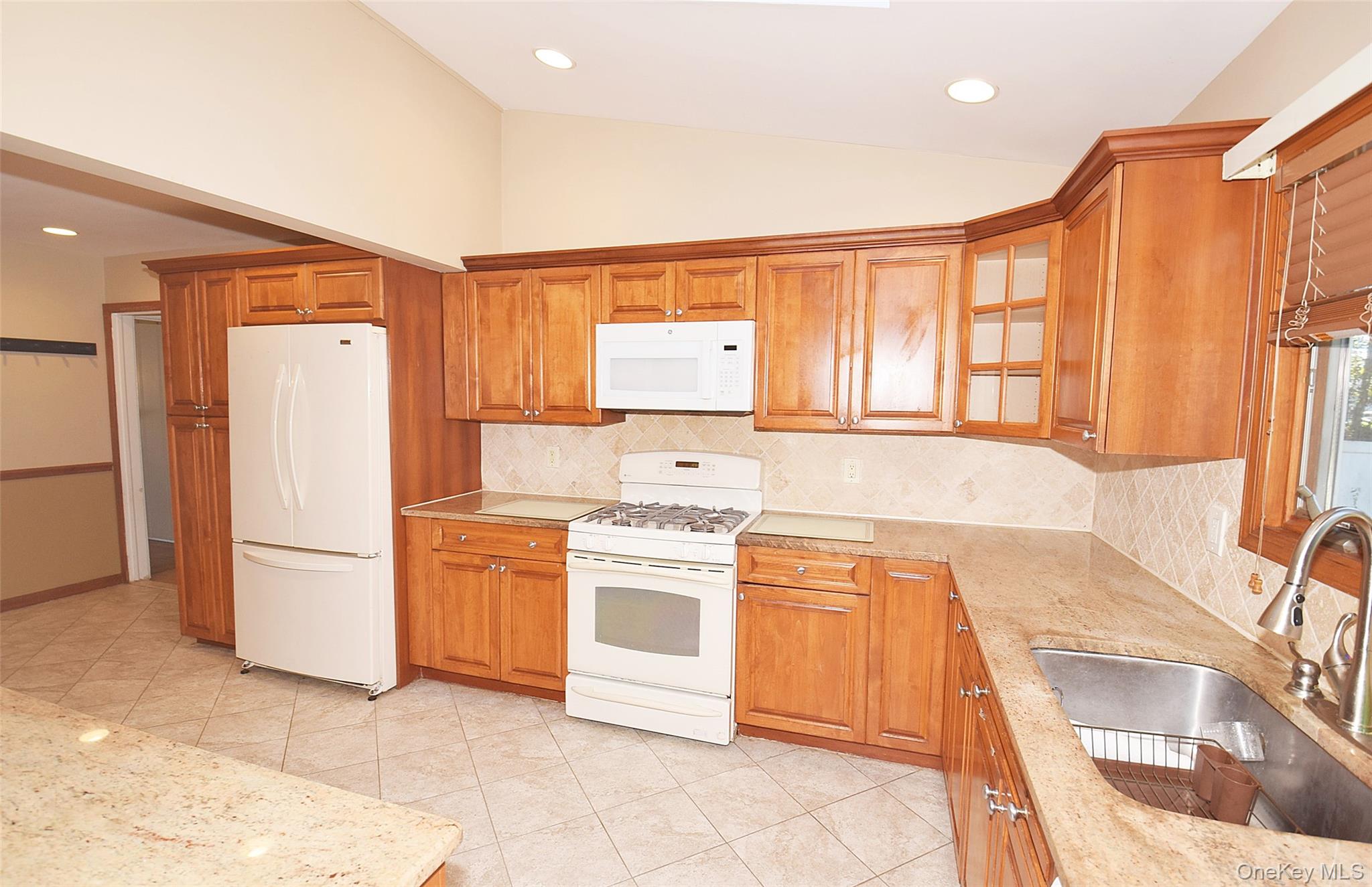 95 Krug Place — photo 12