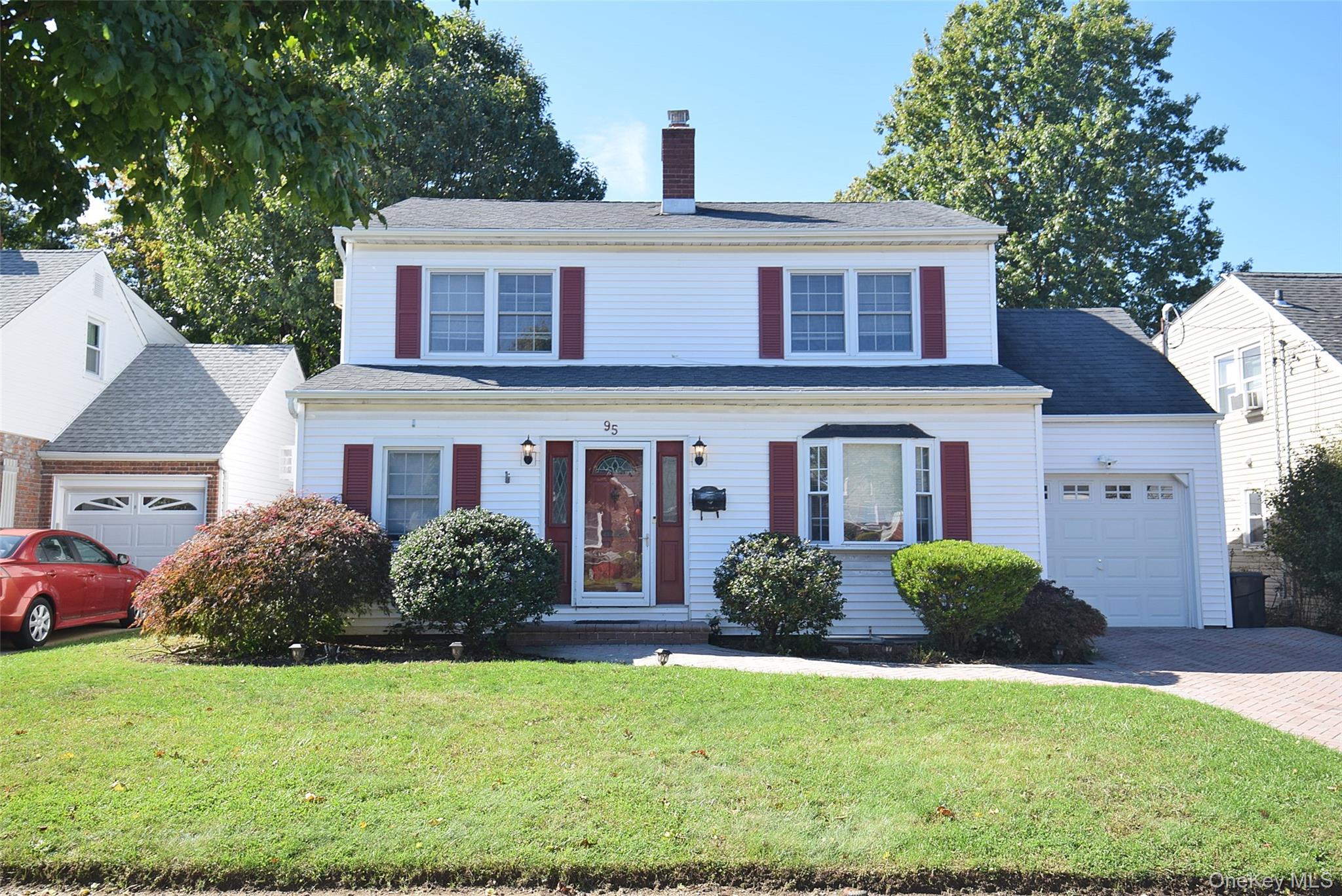 95 Krug Place, Mineola
