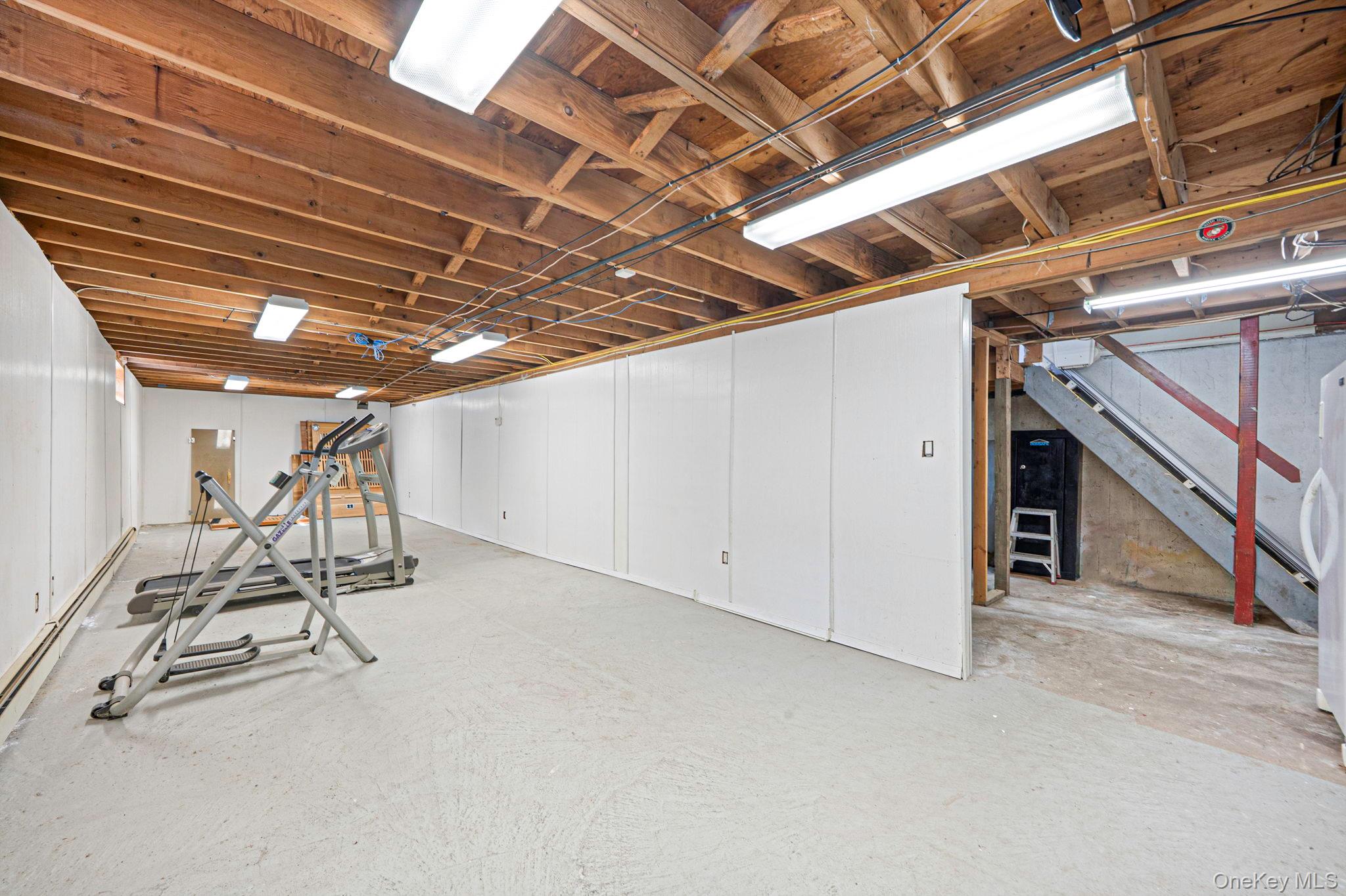 87 Somerset Avenue — photo 17