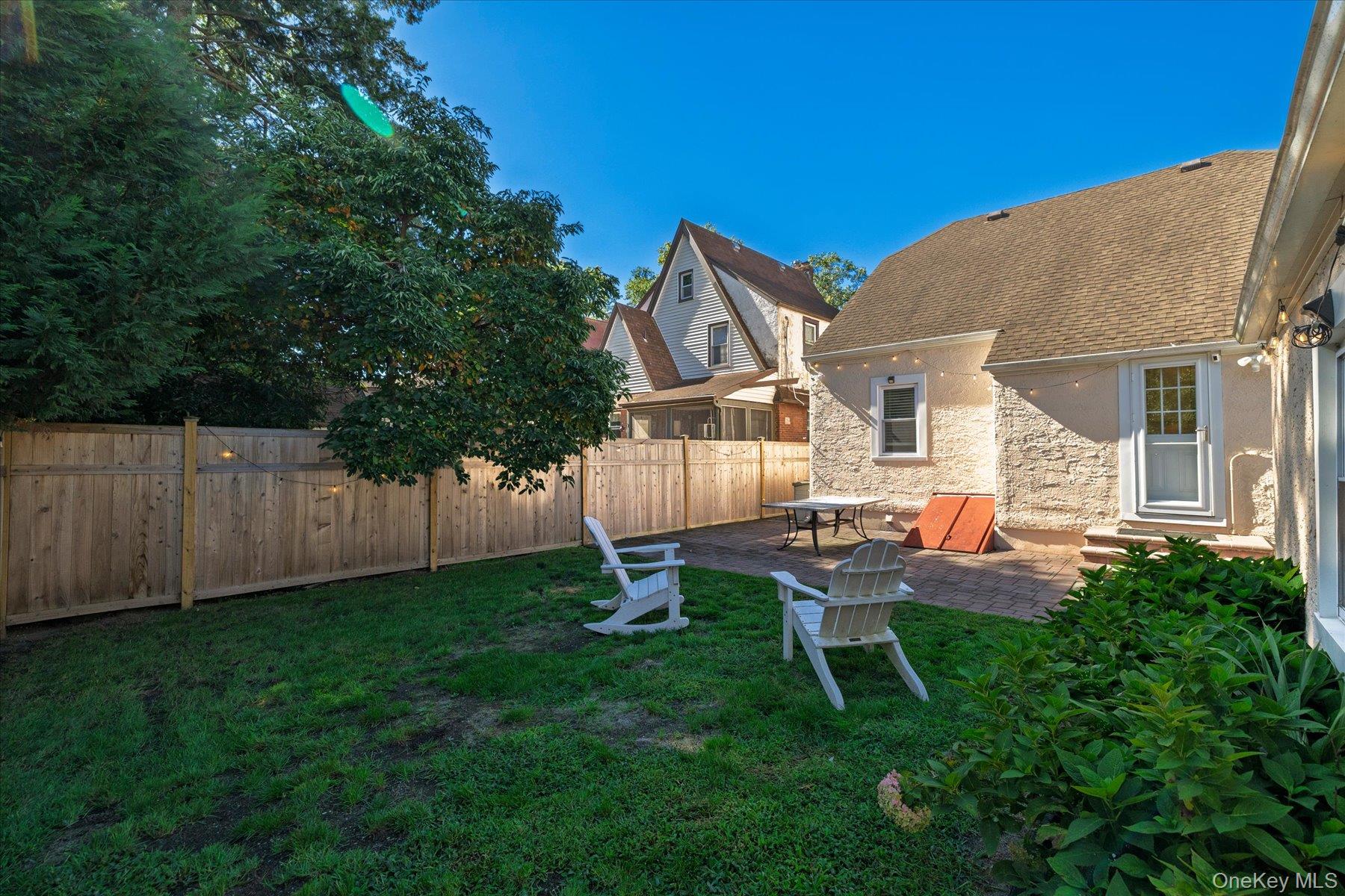 1753 Victoria Street — photo 19