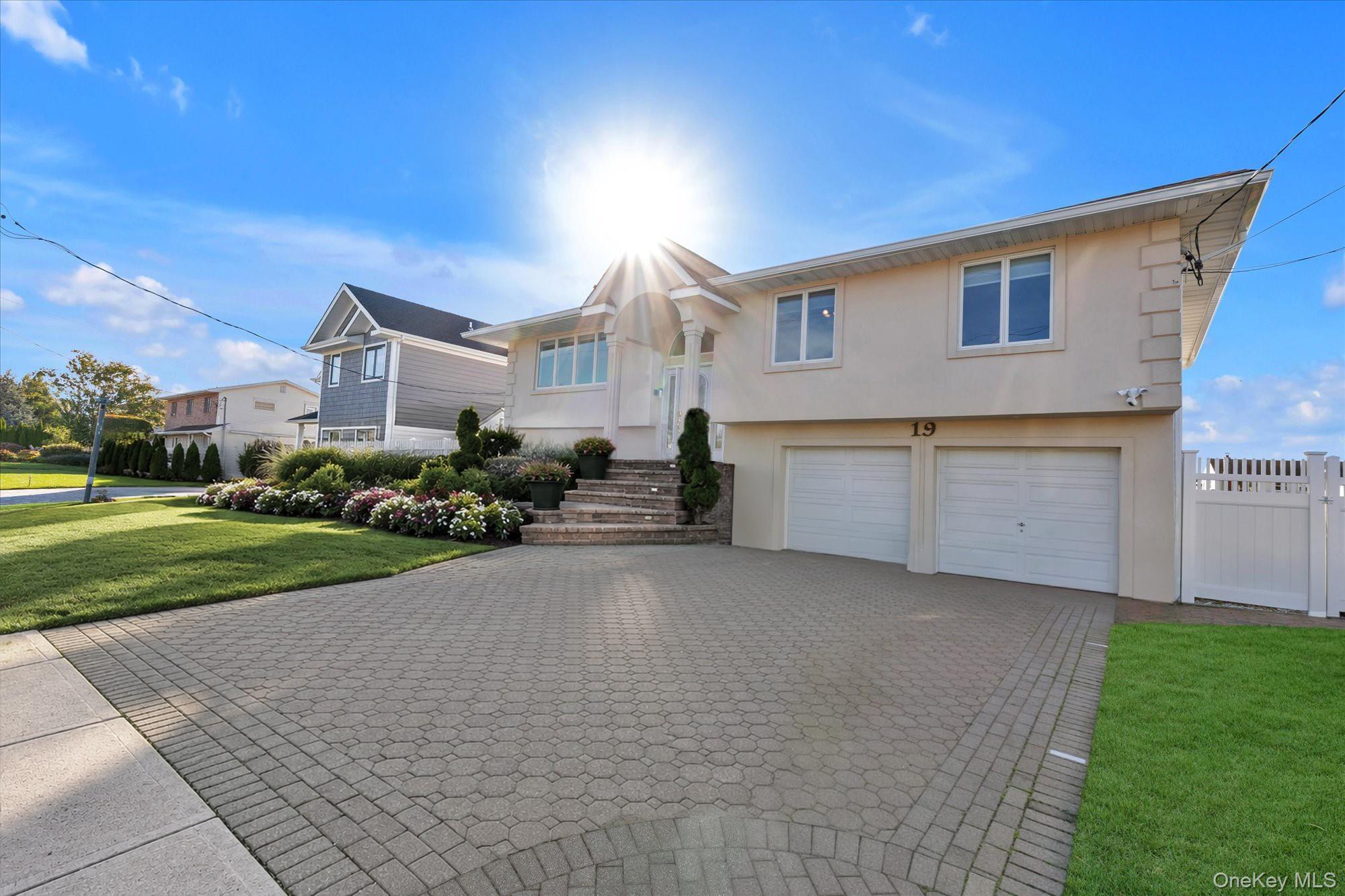 19 Anchor Drive — photo 2