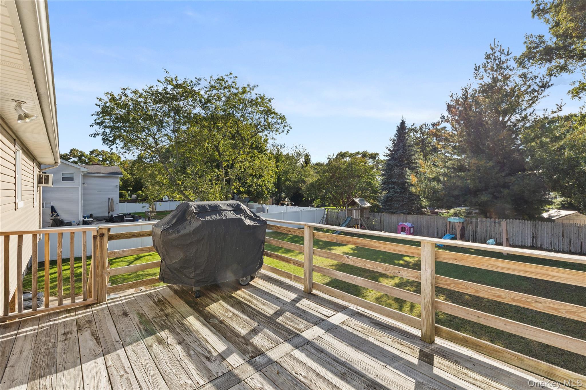 697 East Drive — photo 21
