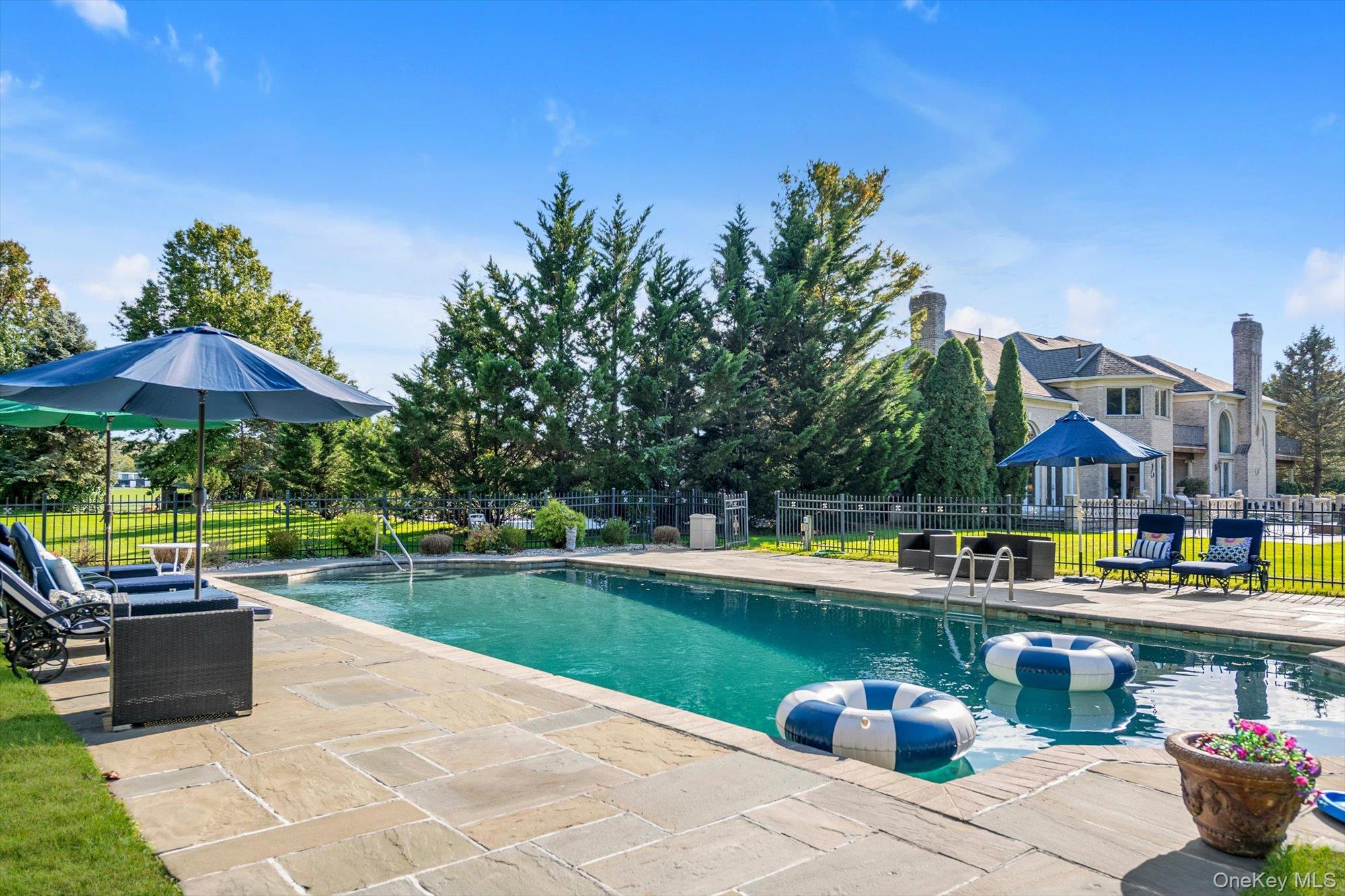 11 Polo Drive — photo 29