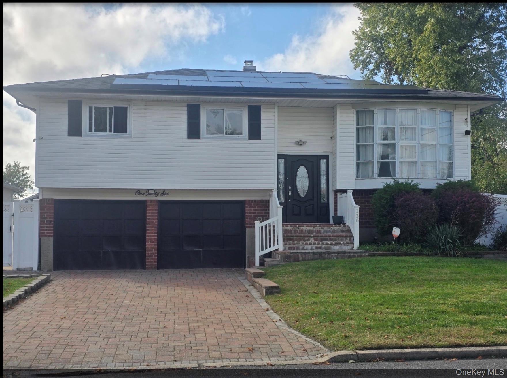 136 Front Avenue