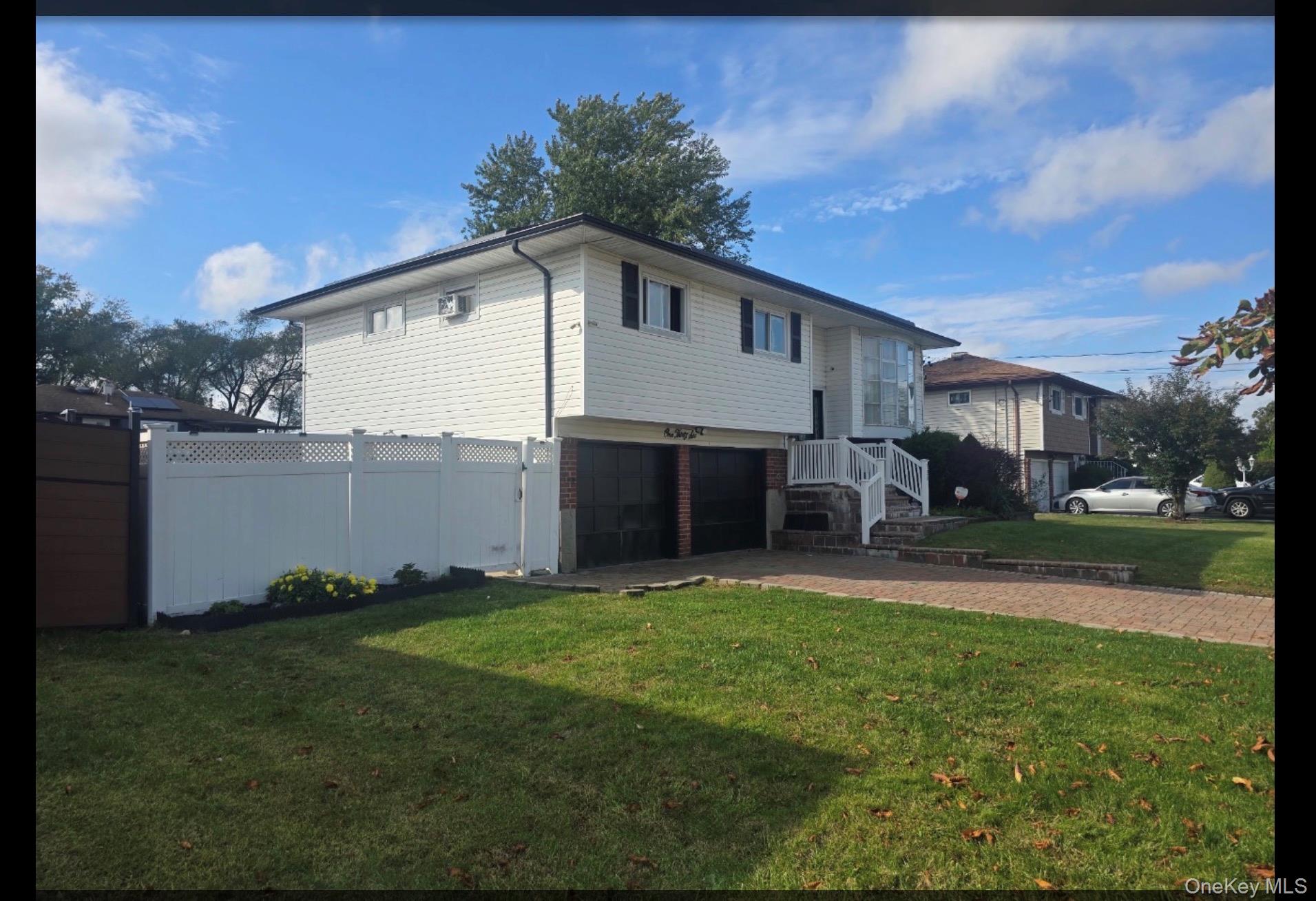 136 Front Avenue — photo 4