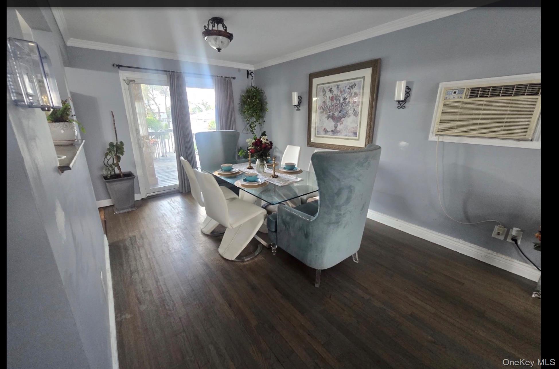 136 Front Avenue — photo 9
