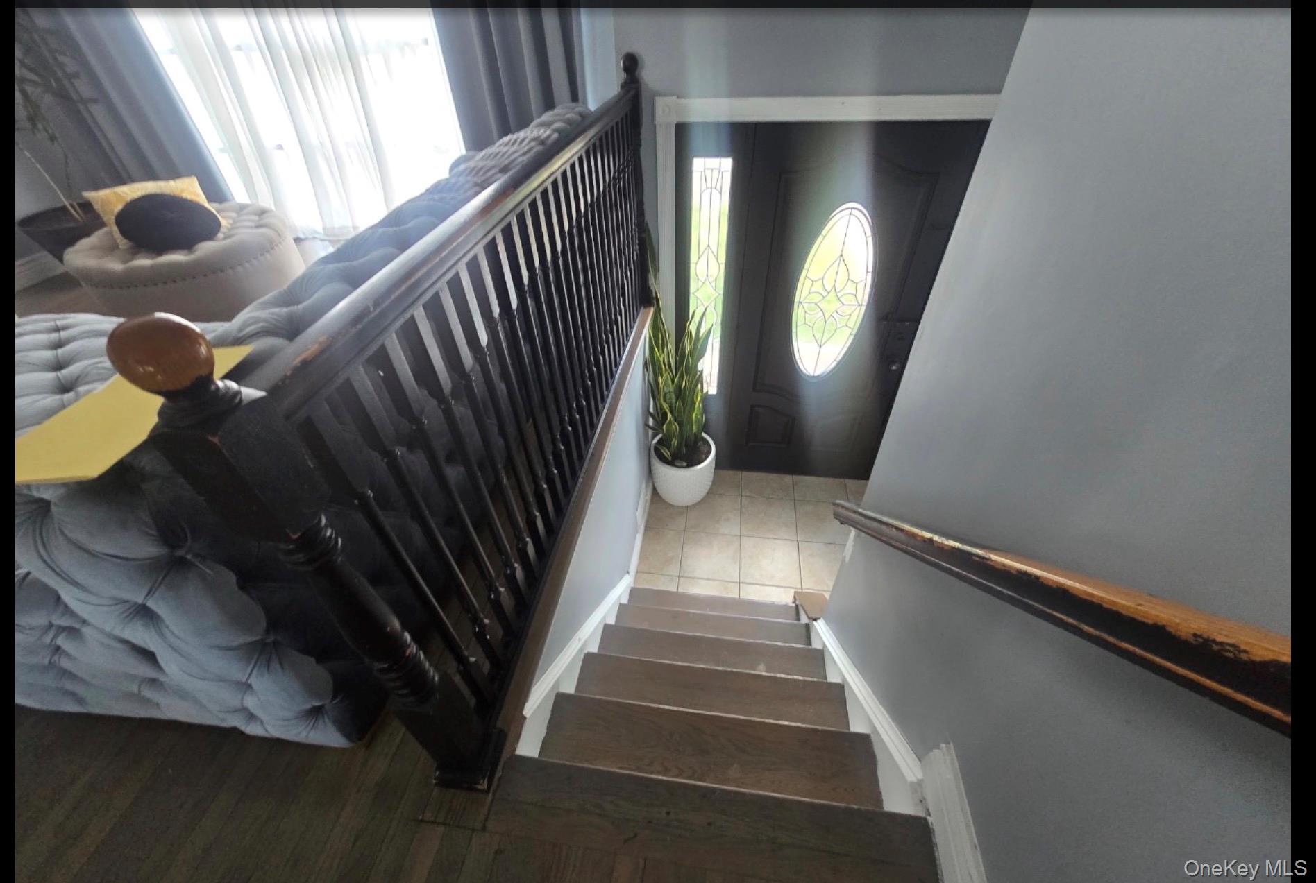 136 Front Avenue — photo 10